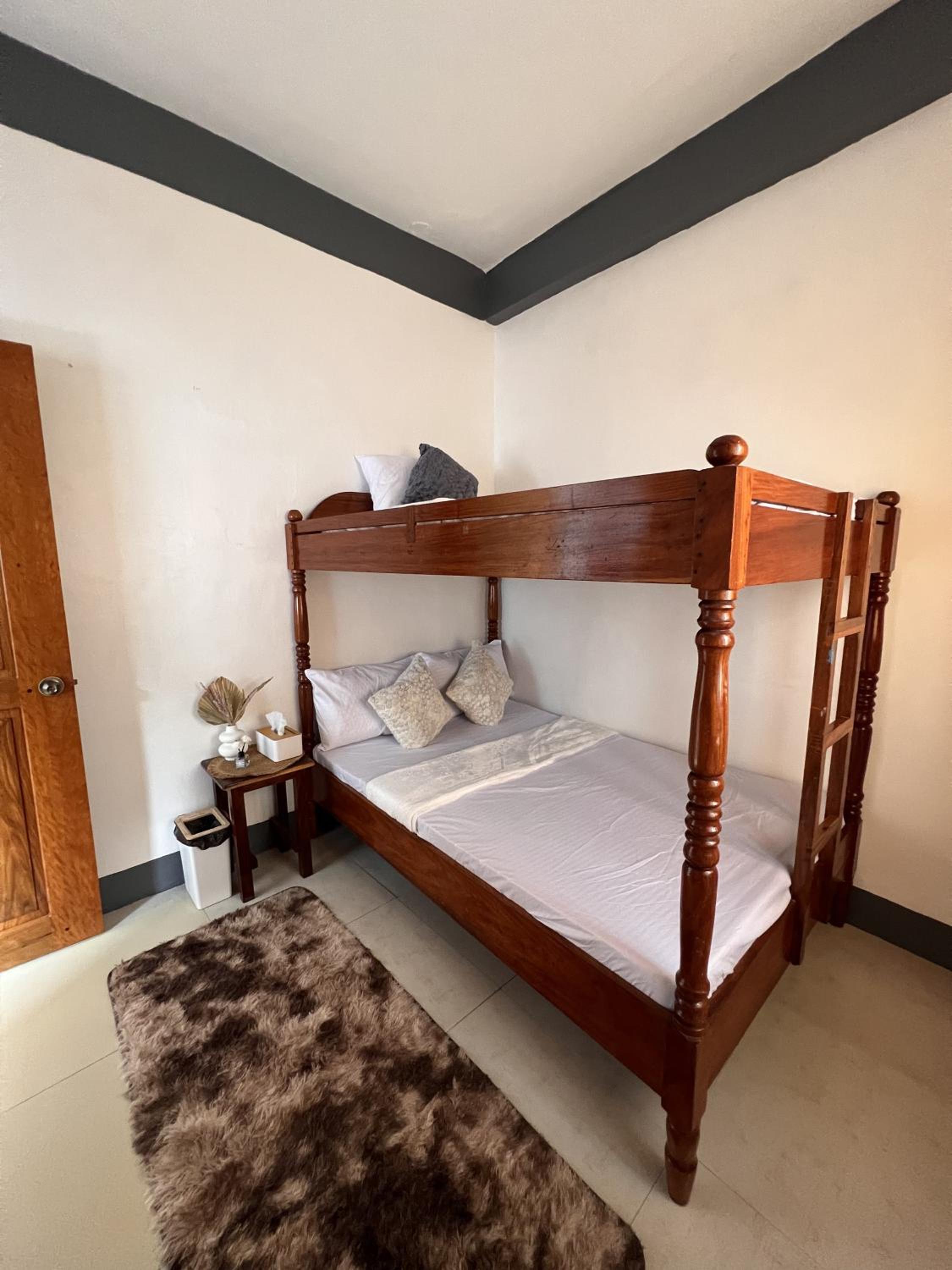 Eighty8 Tourist Inn