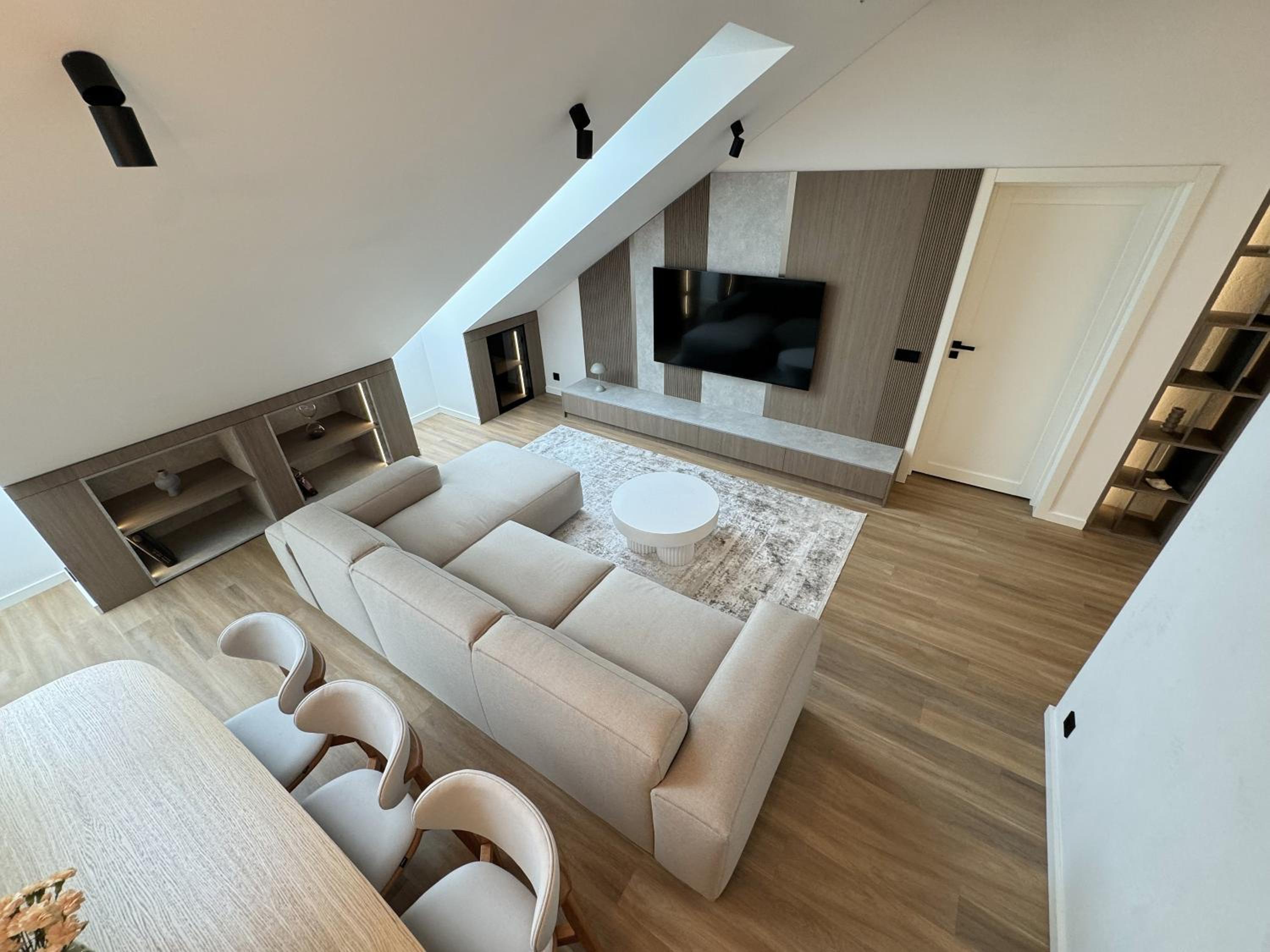 ᴄᴏʜᴏsᴛ I 2BD Penthouse Luxury-Designer Apt, CityCenter view 2