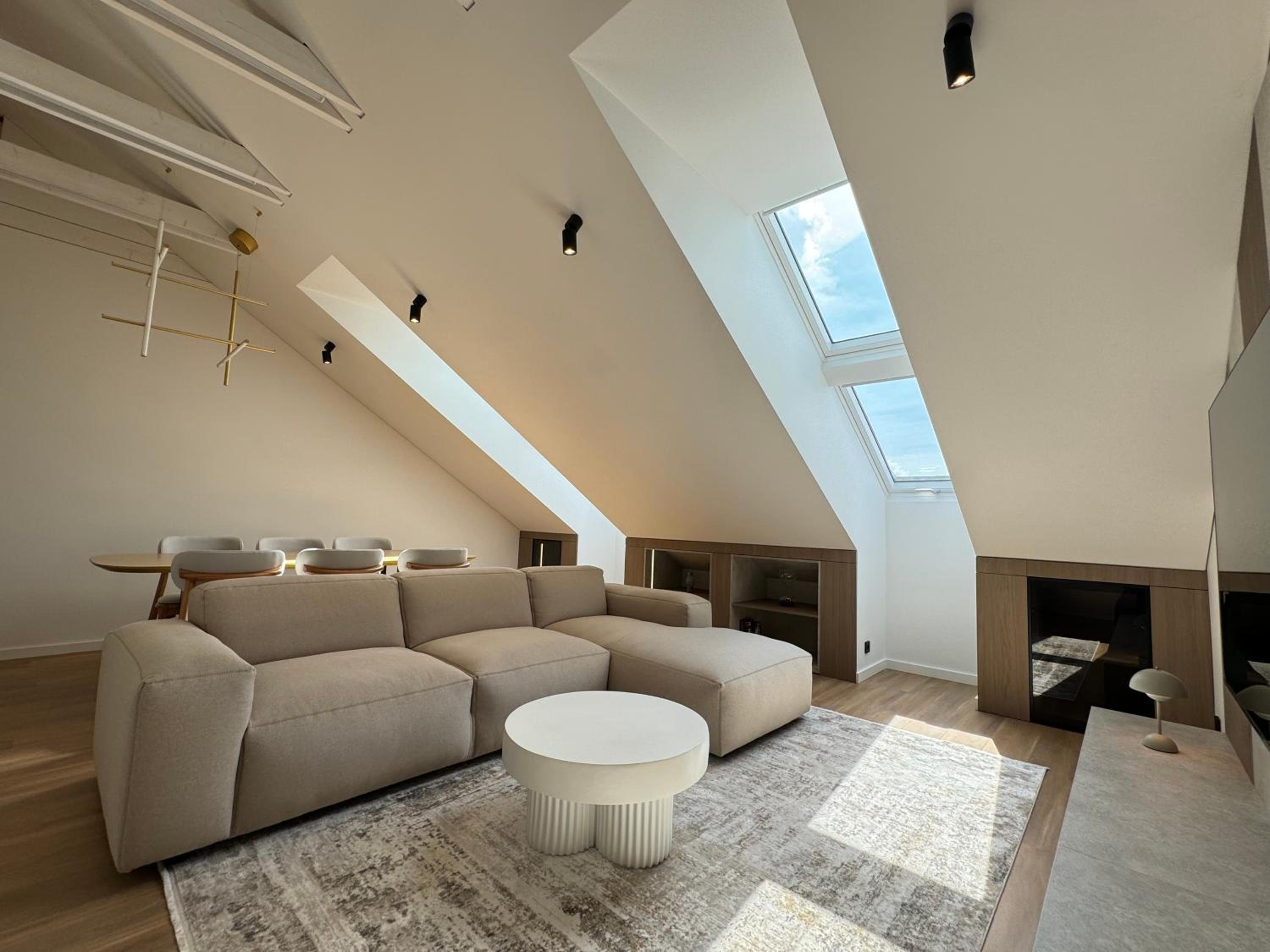 ᴄᴏʜᴏsᴛ I 2BD Penthouse Luxury-Designer Apt, CityCenter view 4