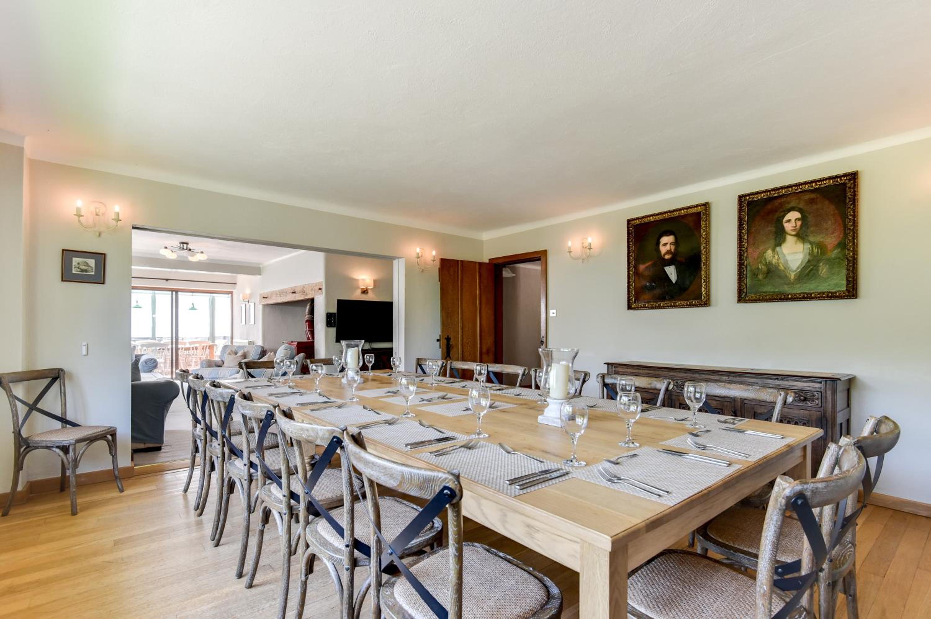 Oldfield house, walking distance of pub & sea view 3