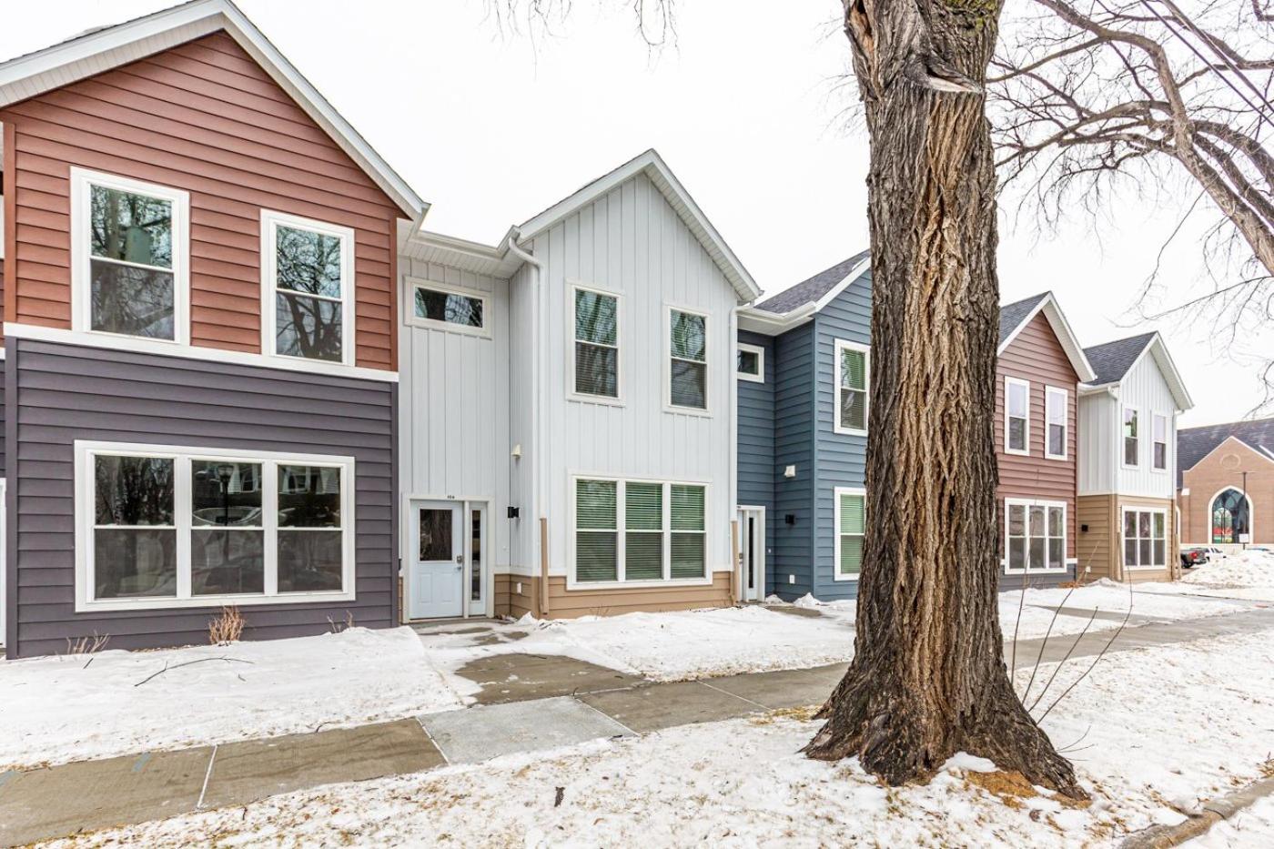 Elegant Townhouse near NDSU and Downtown Fargo #101 view 3