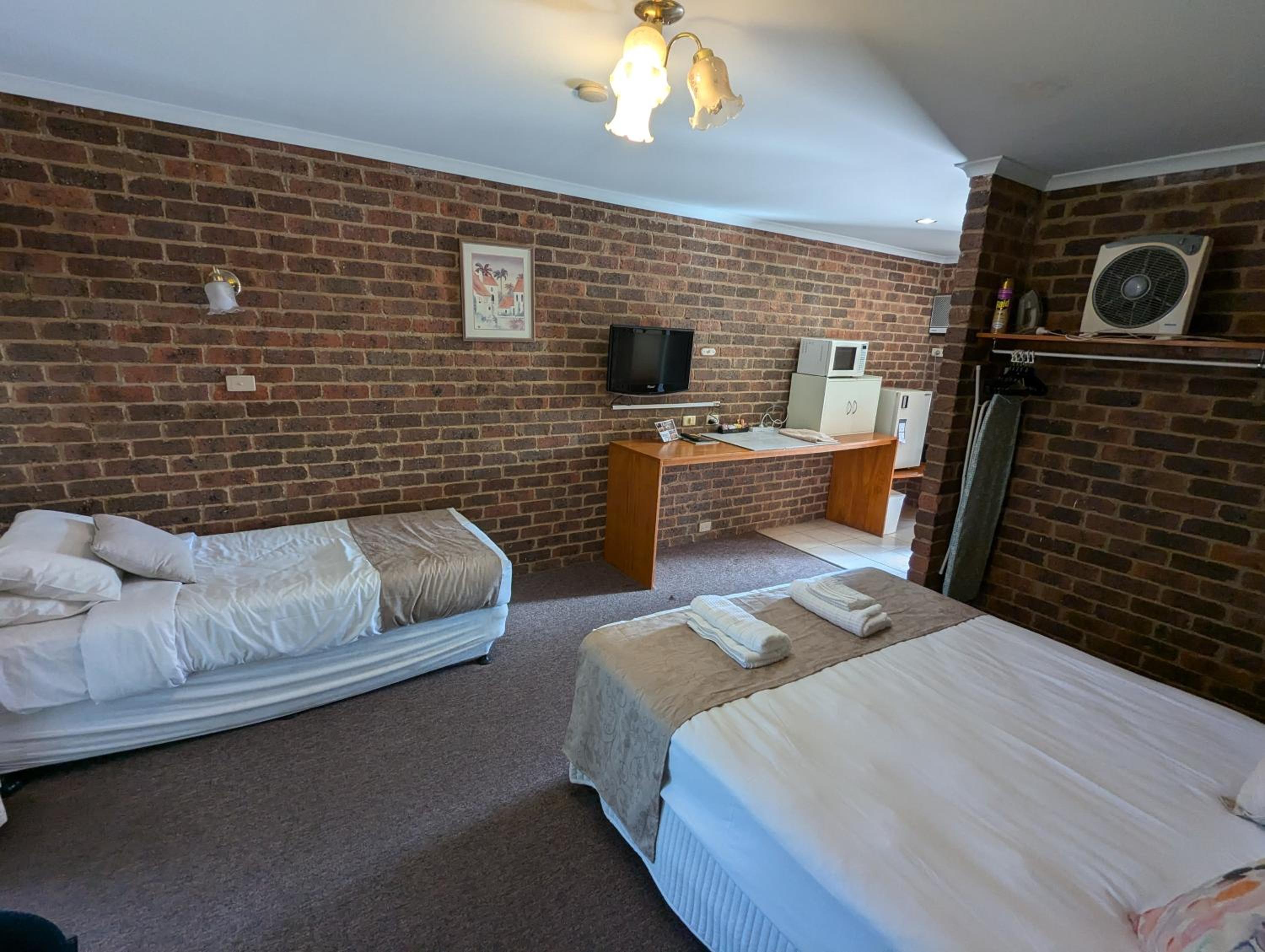 Barham Colonial Motel