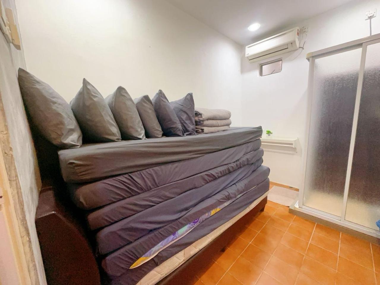 B02 Istimewa Pandan Bungalow Homestay Jb In Kg Pandan