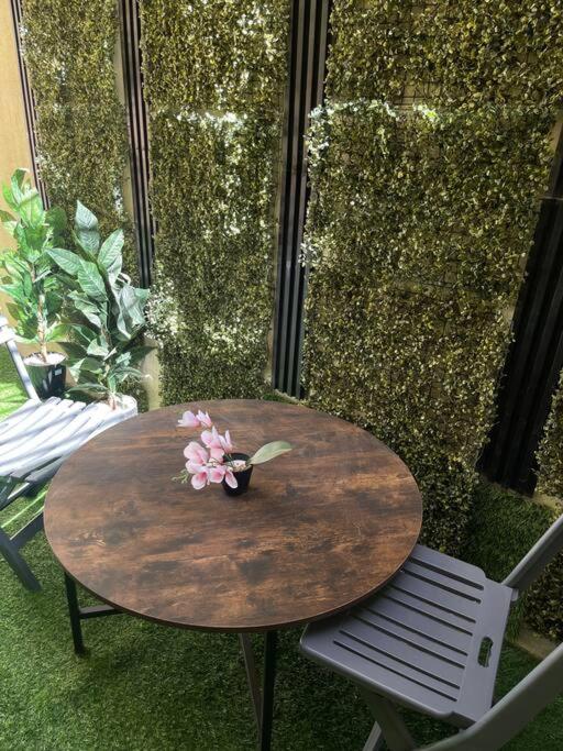 Unique studio with outdoor balcony in hittin