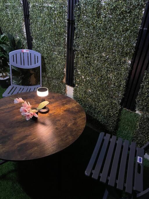 Unique studio with outdoor balcony in hittin