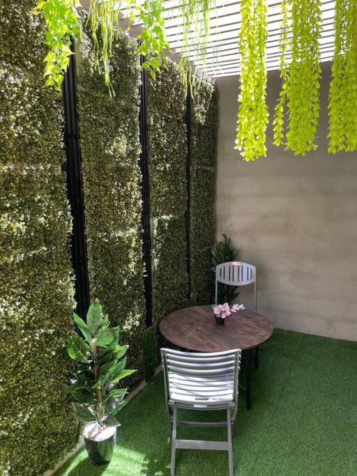 Unique studio with outdoor balcony in hittin