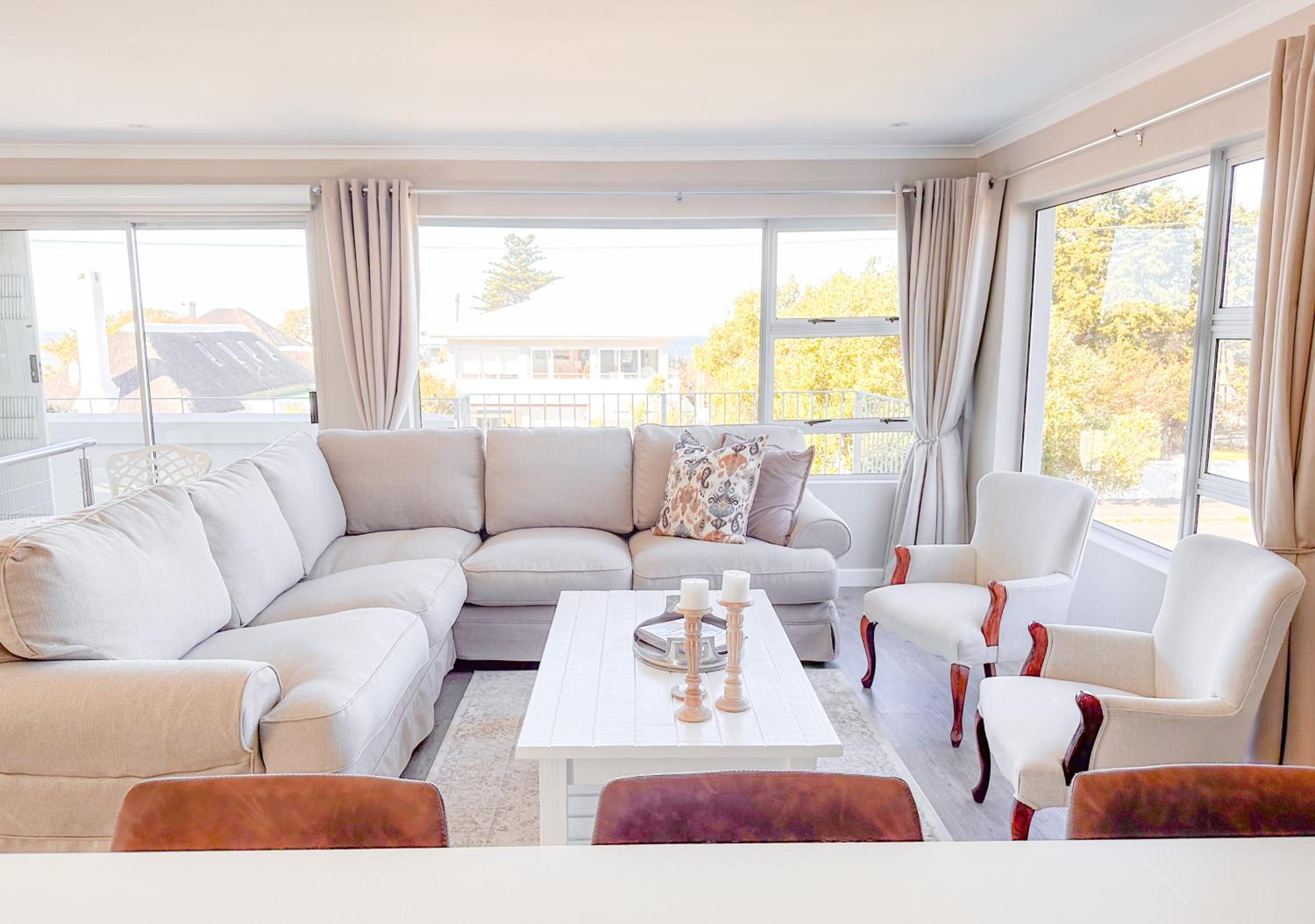 Ocean Pearl Hermanus - 5 Bedrooms view 3