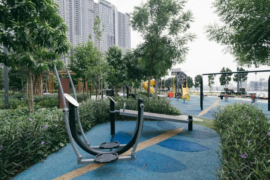 M Vertica CityLifestyle 8pax LRTMrt