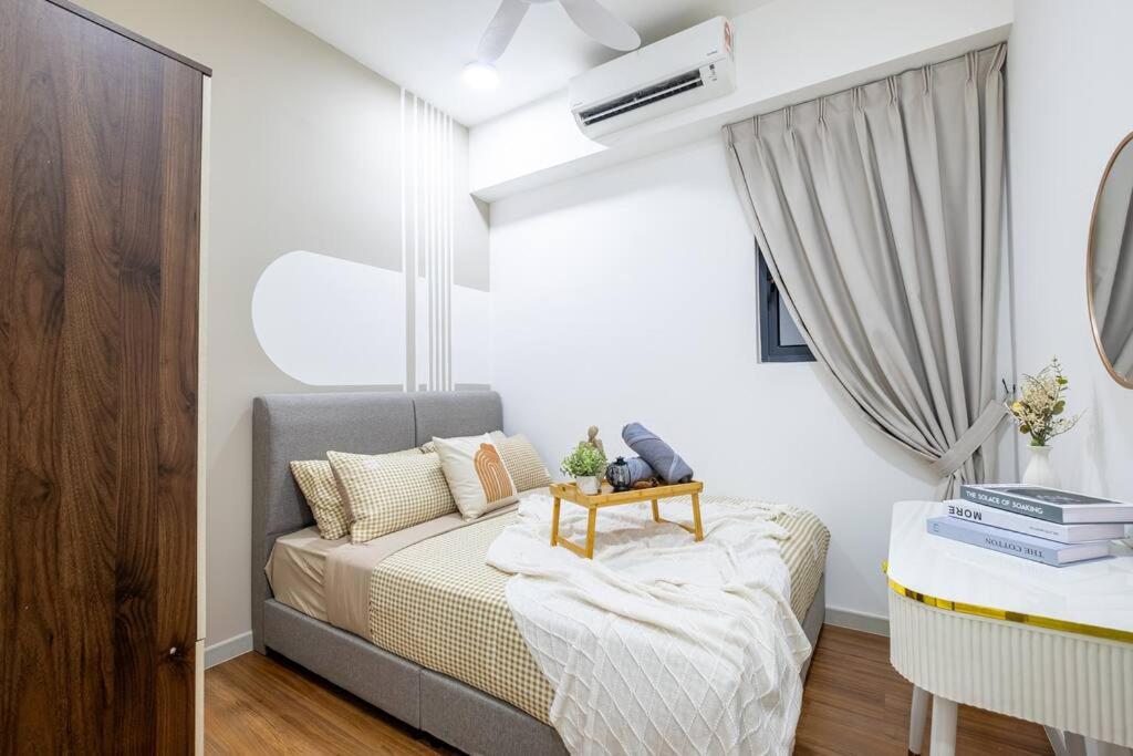 M Vertica CityLifestyle 8pax LRTMrt