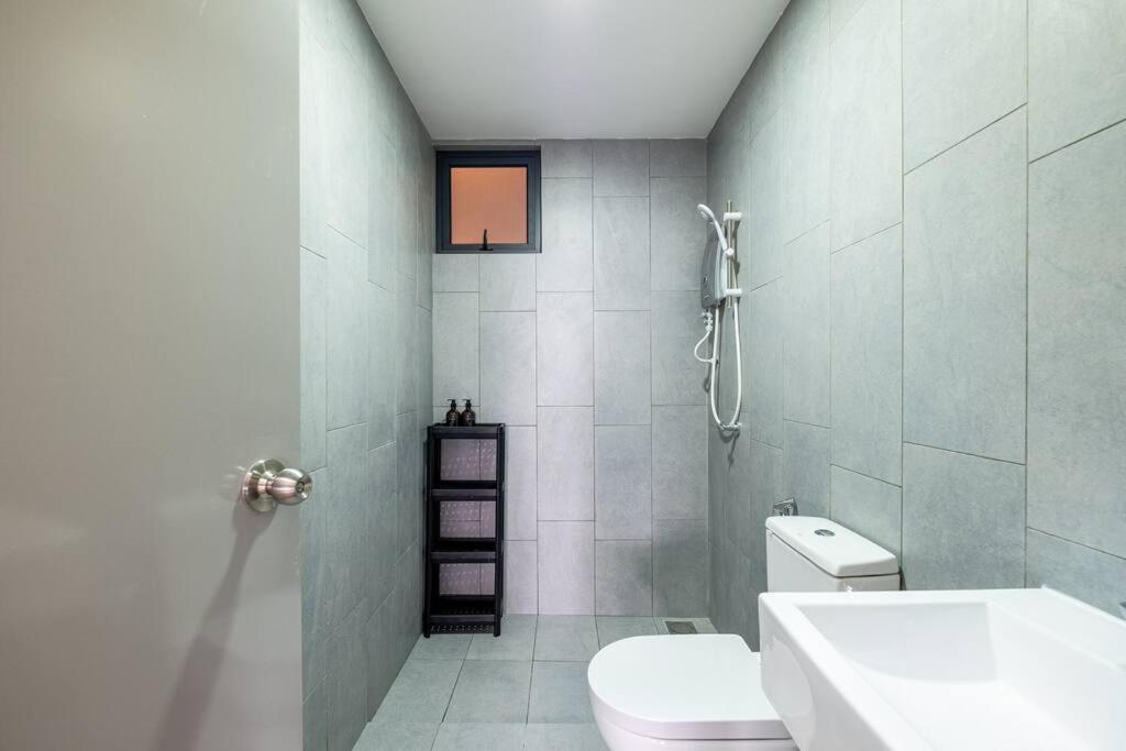 M Vertica CityLifestyle 8pax LRTMrt