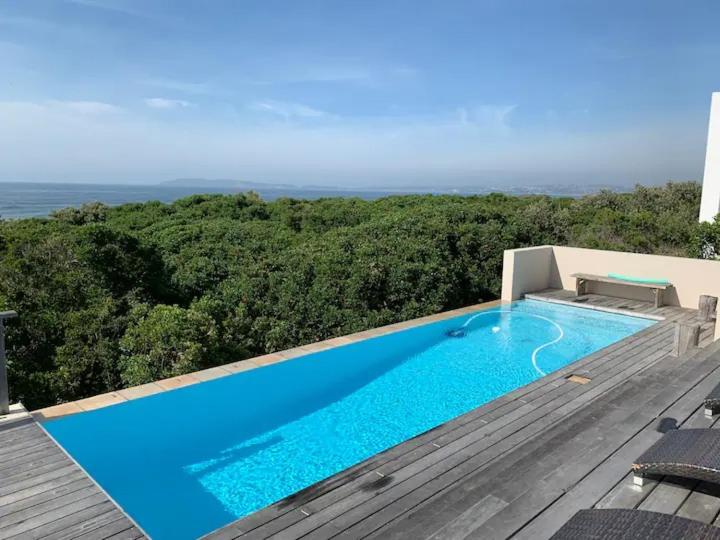 Home by the Sea view 4