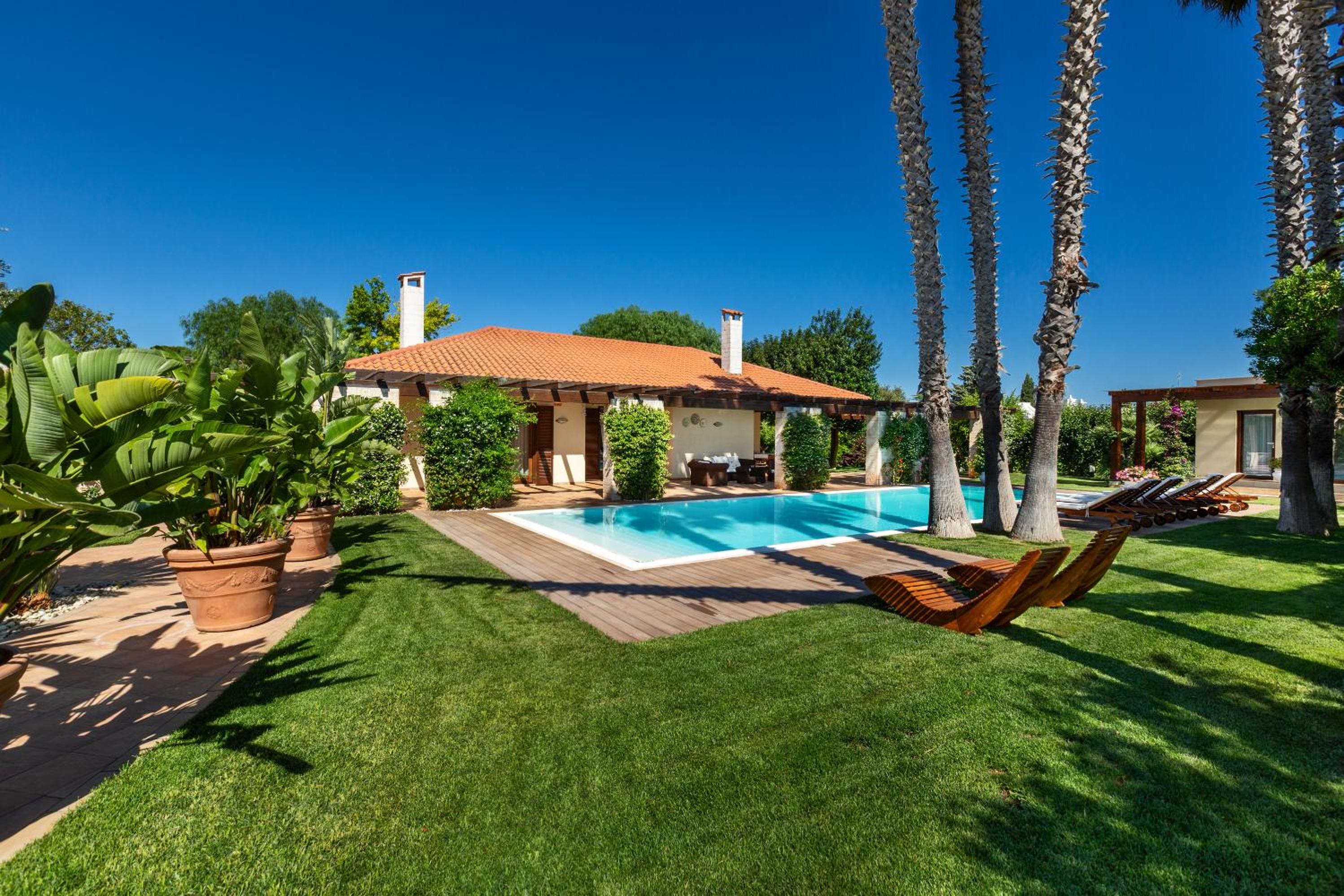 Villa Monica by BarbarHouse view 3