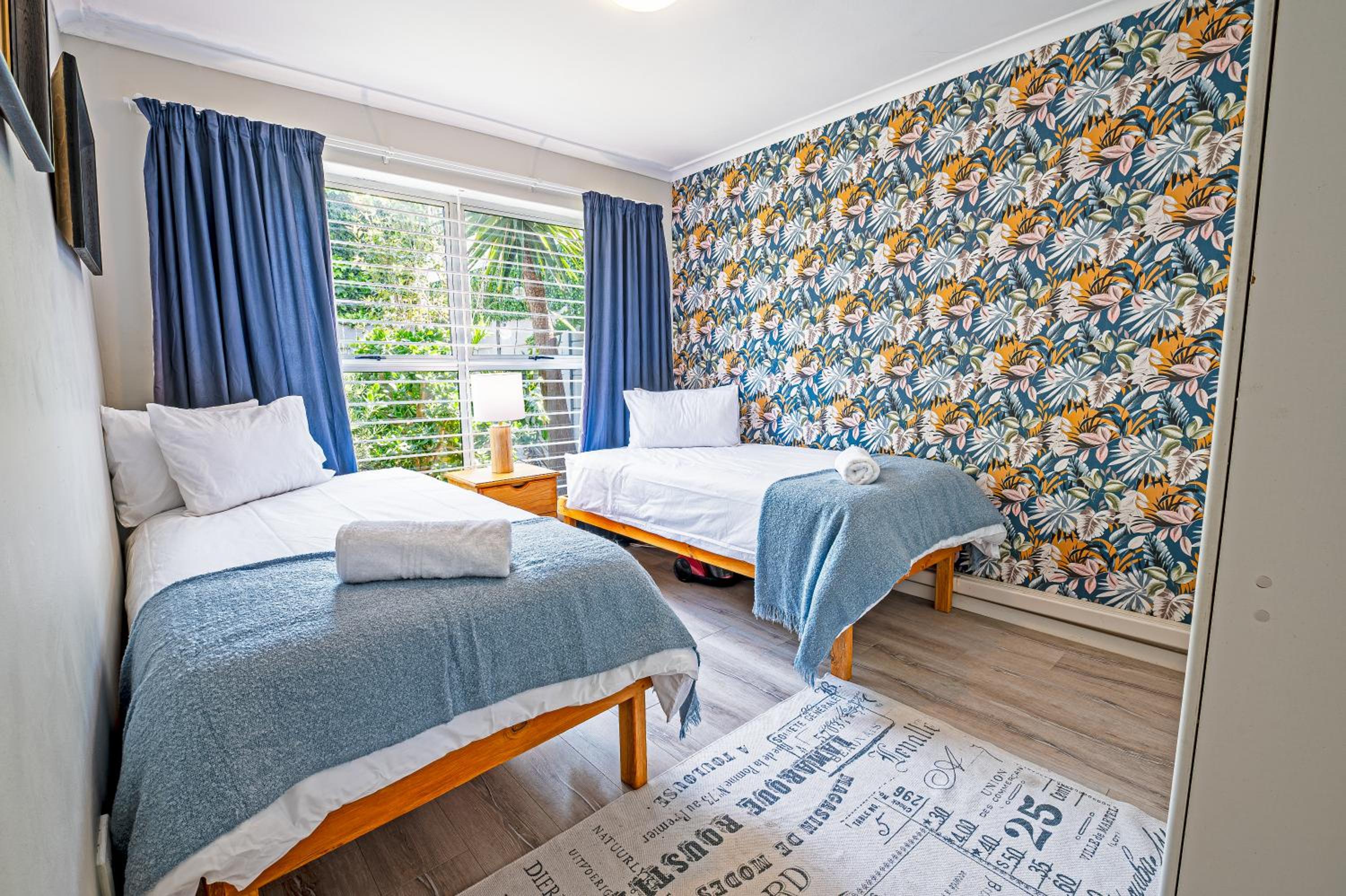 Cozy Garden Unit in Bloubergstrand view 4