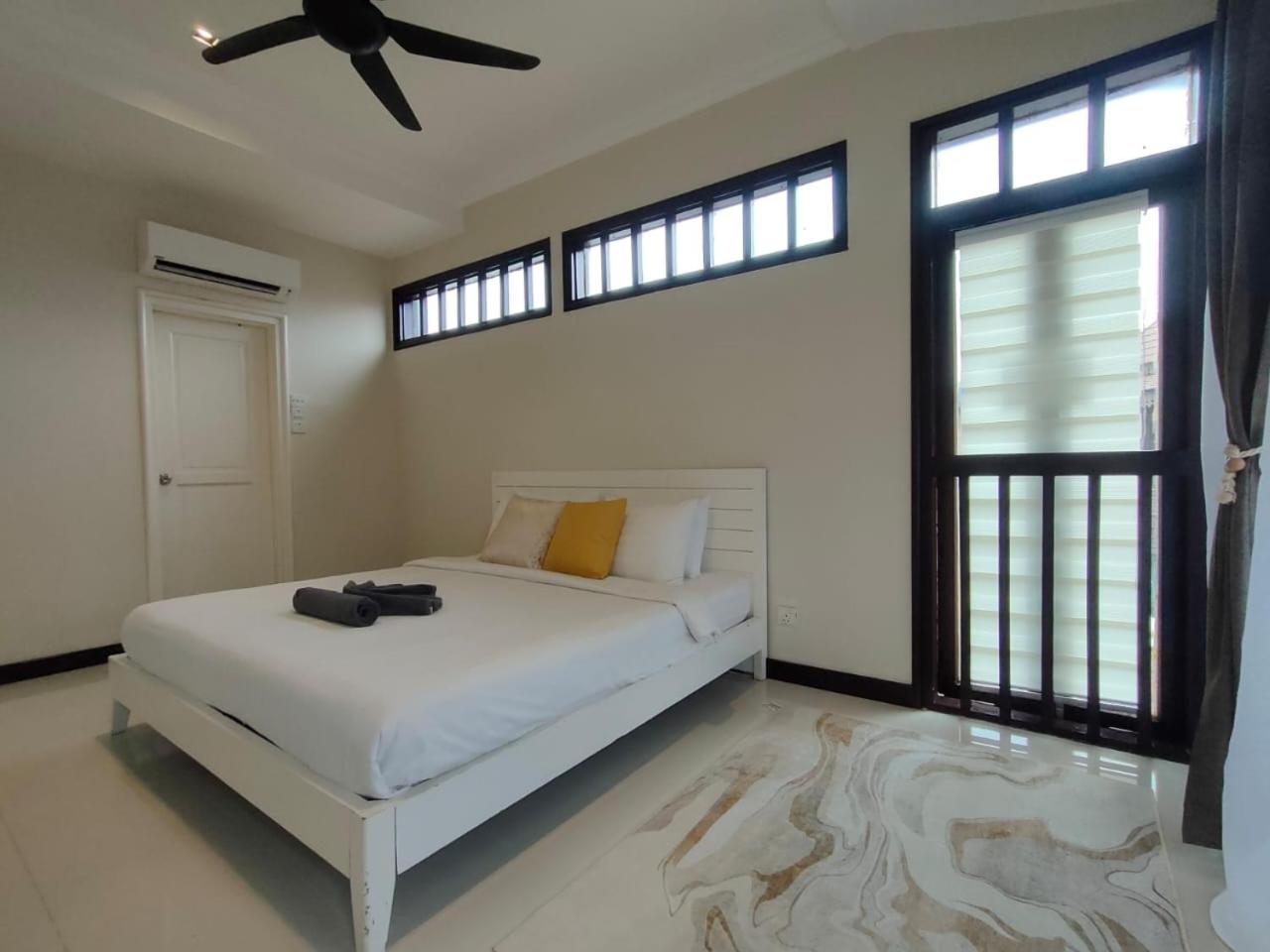 Renovated 2 Bedroom Seavilla for 6pax photo 1