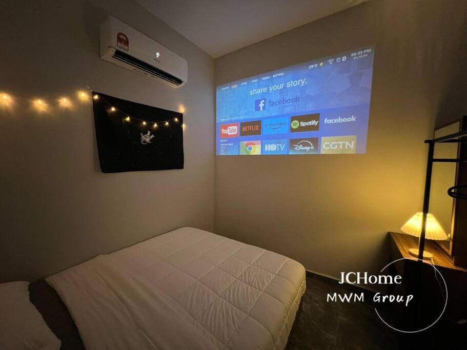 R3-Your Convenient Stay 1 min to KSL