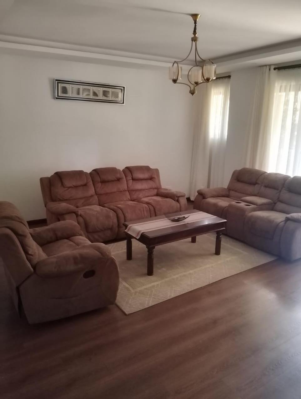 Elegant 3 bedroom at Rosewood residency