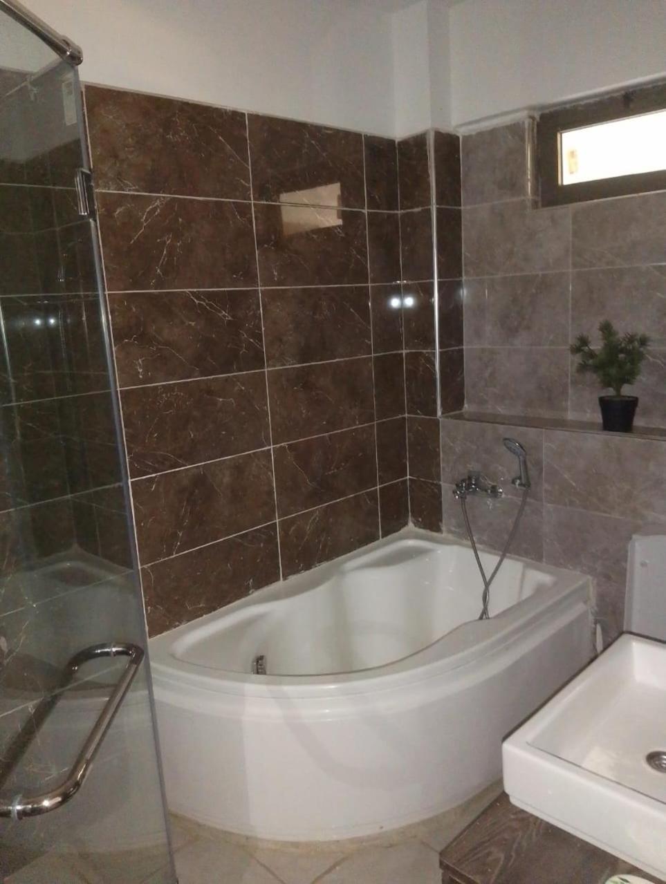 Elegant 3 bedroom at Rosewood residency
