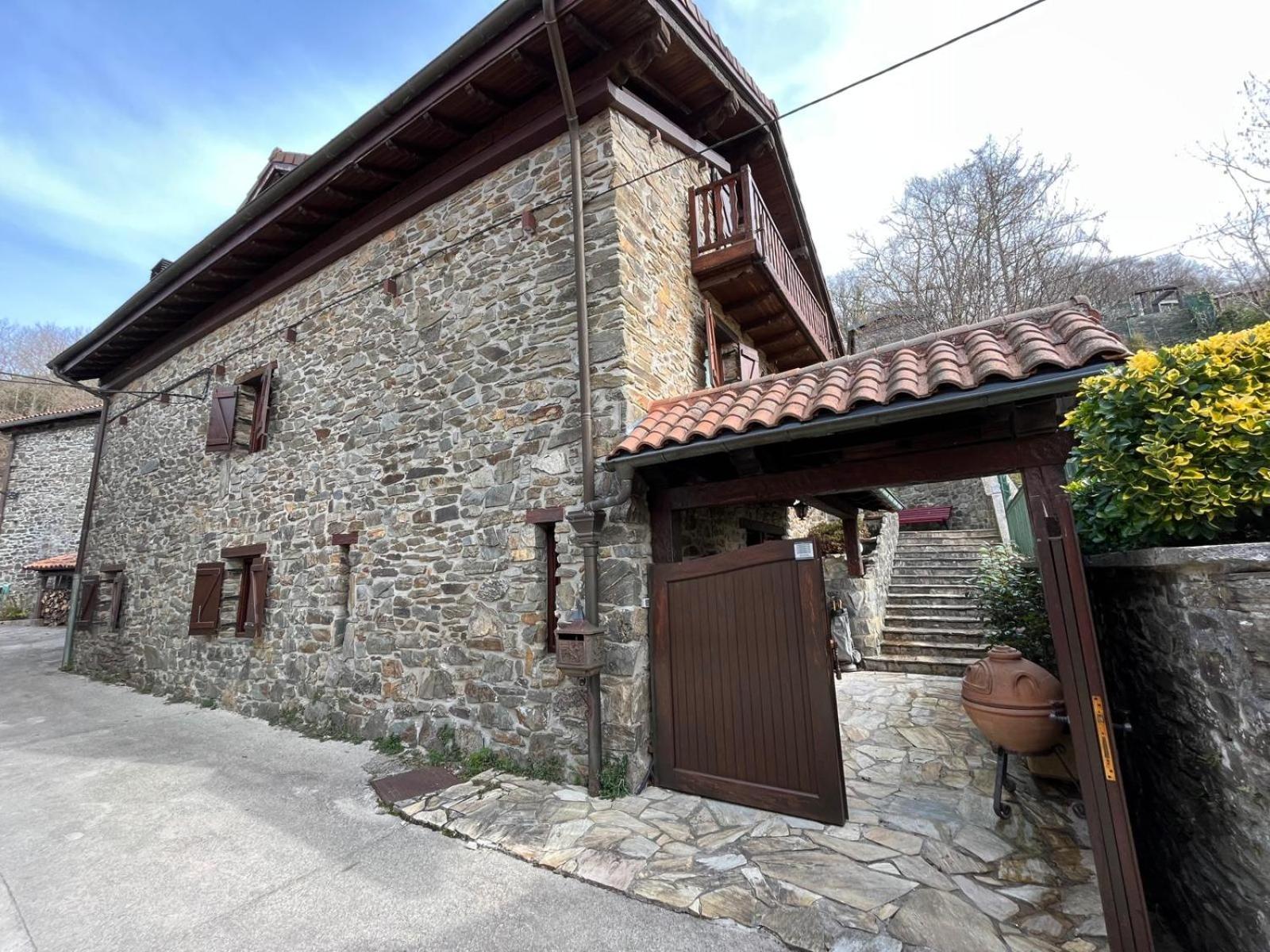 IZURRENEA Casa Rural