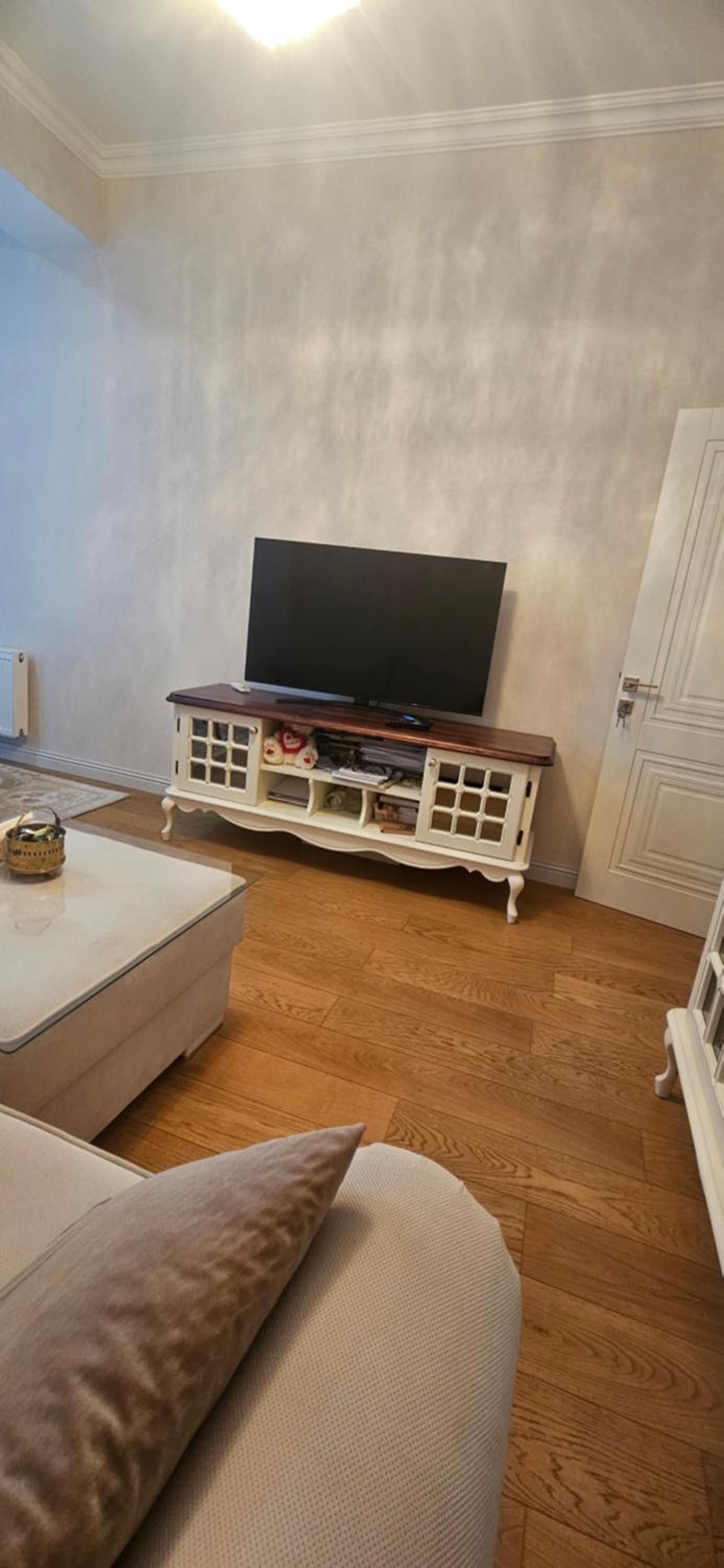 Apartment 23