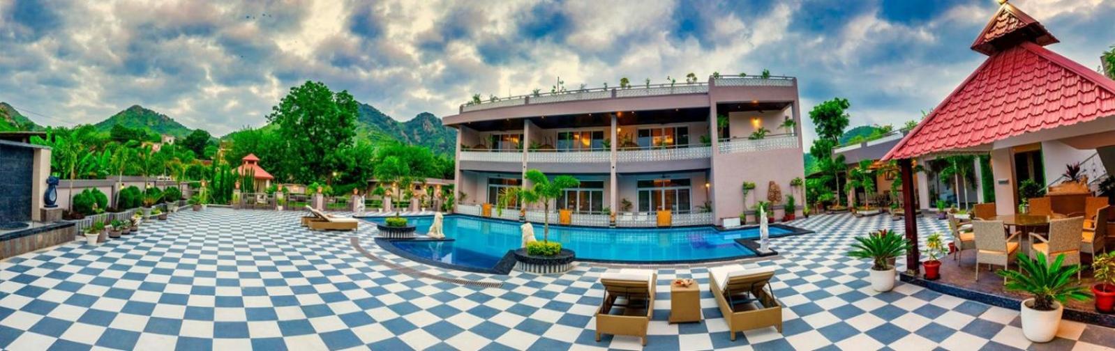 Redhomex Colonial Crest Villa