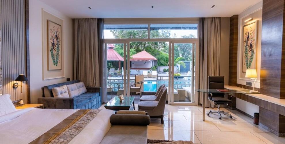 Redhomex Colonial Crest Villa