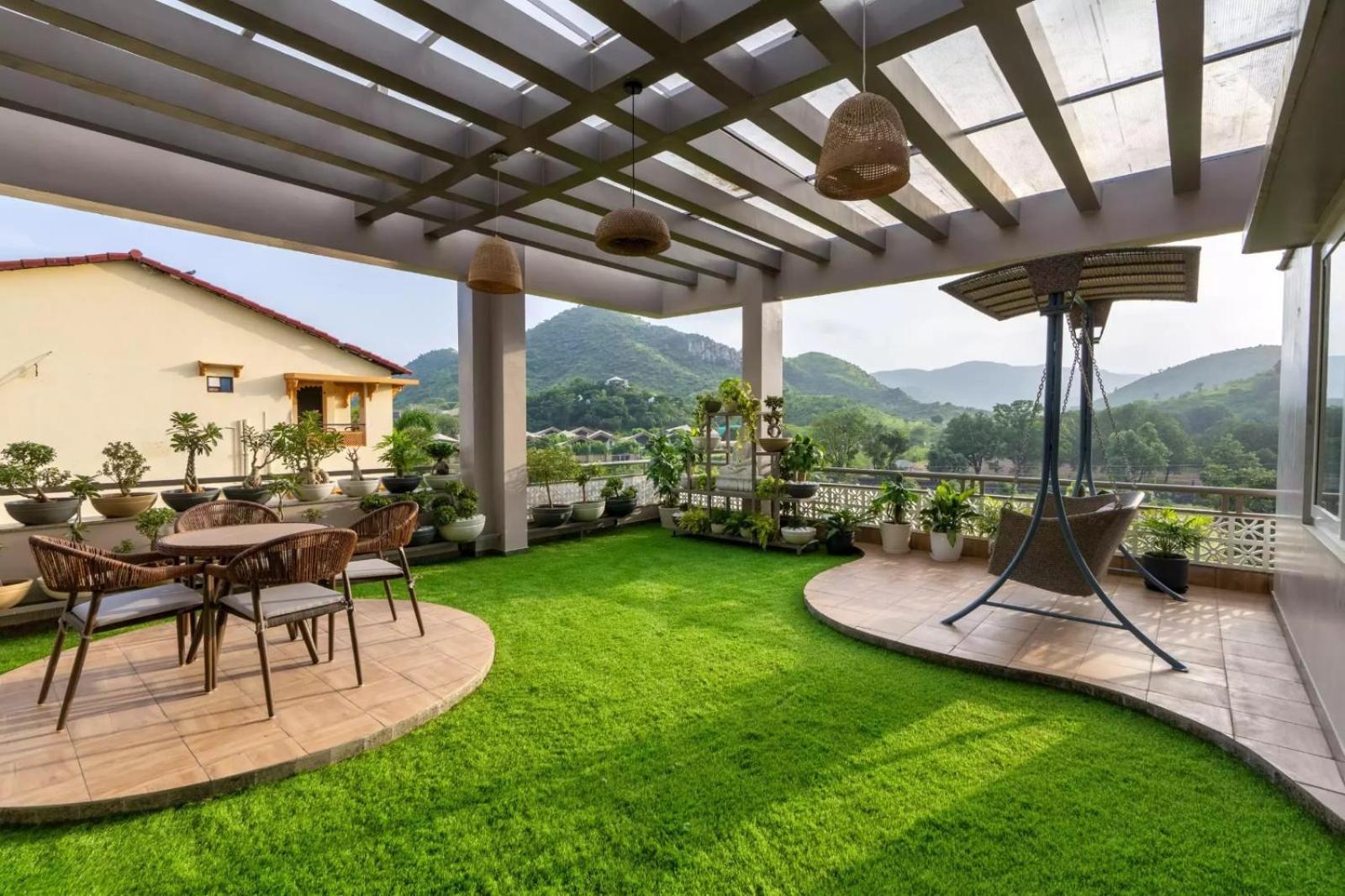 Redhomex Colonial Crest Villa