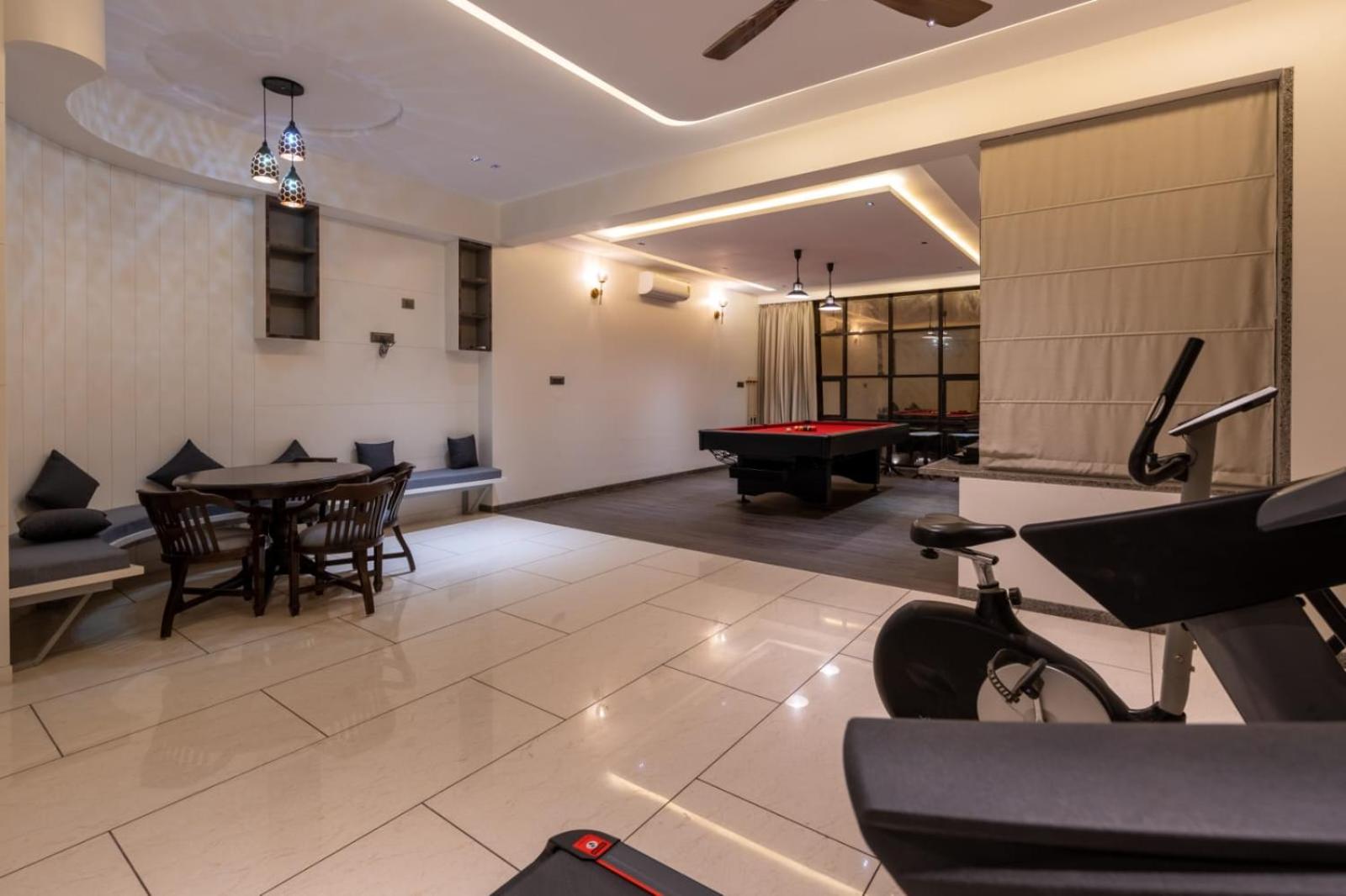Redhomex Colonial Crest Villa
