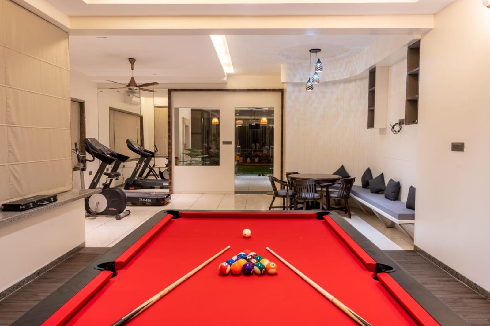 Redhomex Colonial Crest Villa