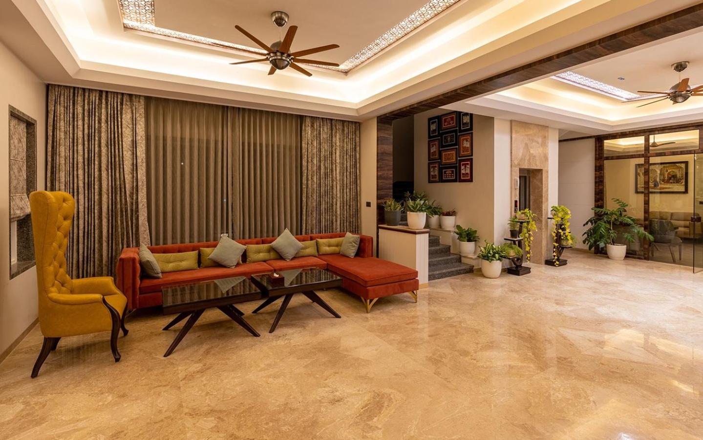 Redhomex Colonial Crest Villa