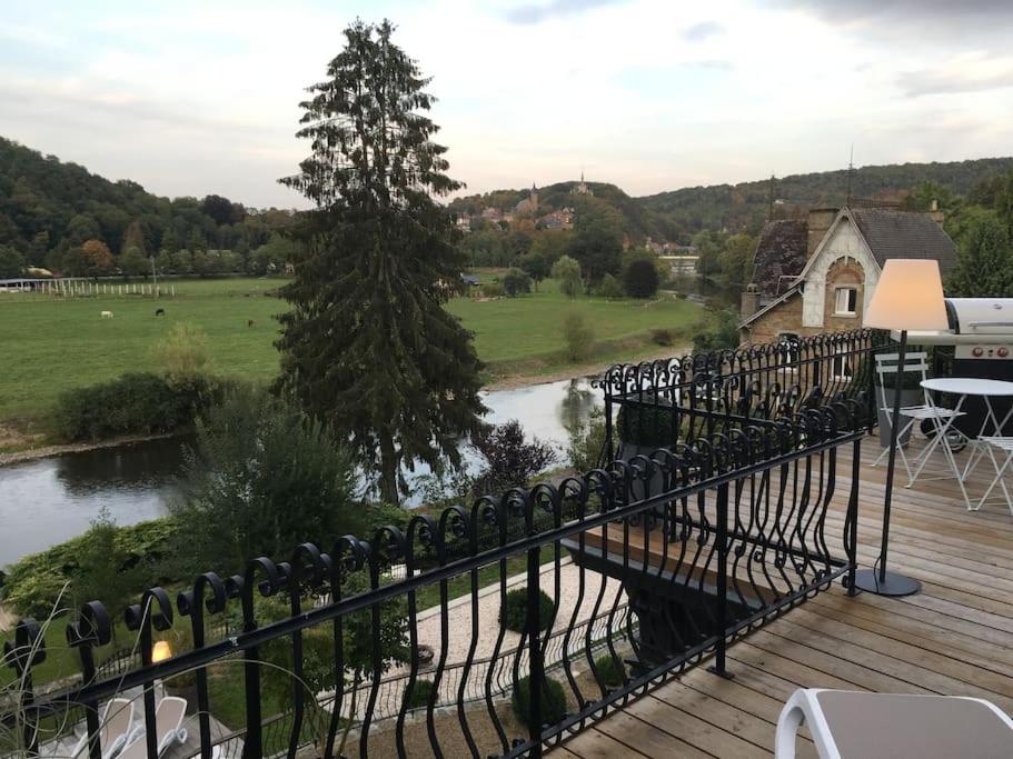 Chateau en bord d'Ourthe