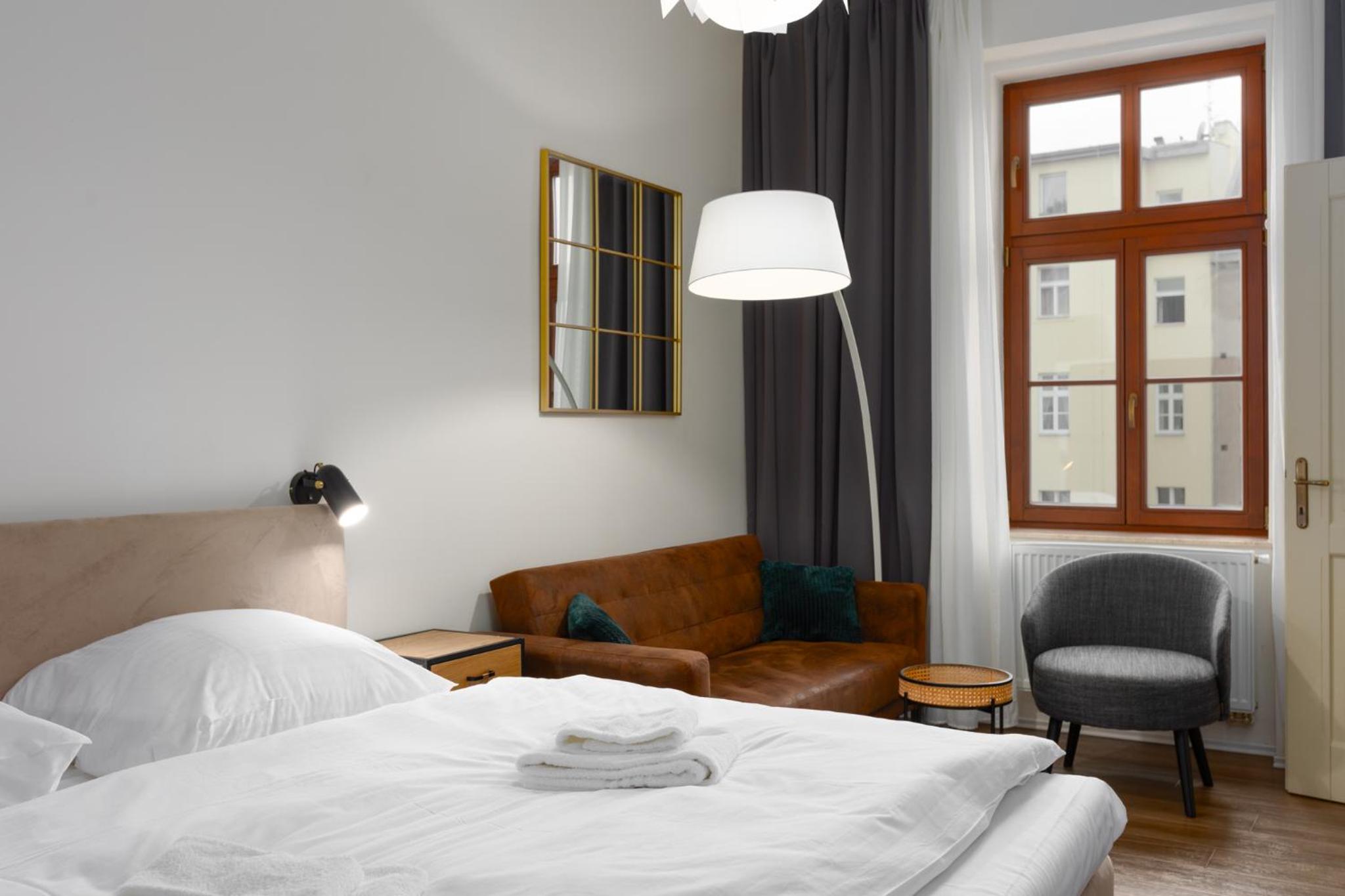 Quiet apartment in the city center near the metro with with balcony and parking