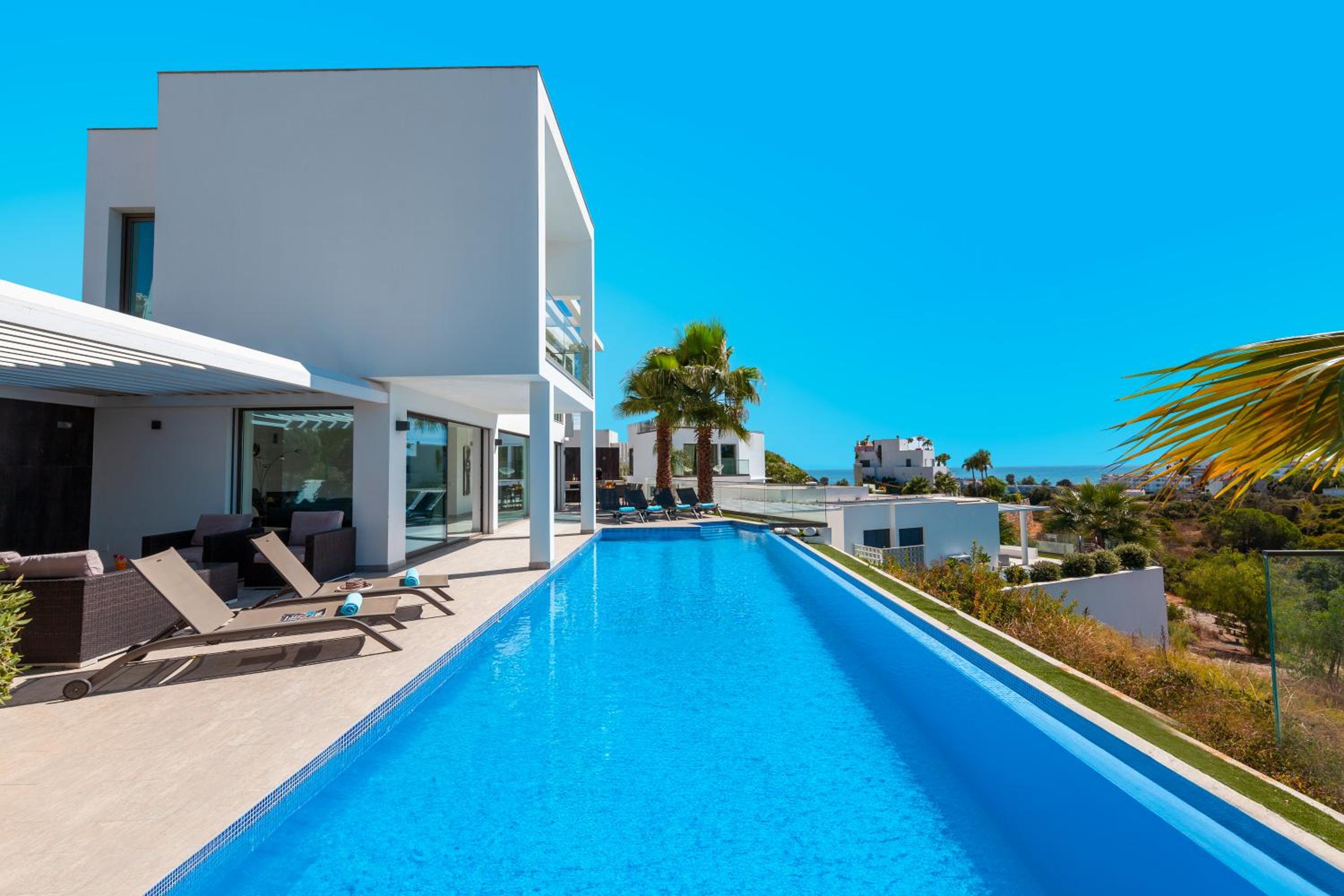 Villa Catalina - Piscina aquecível e BBQ em Armação de Pêra view 2