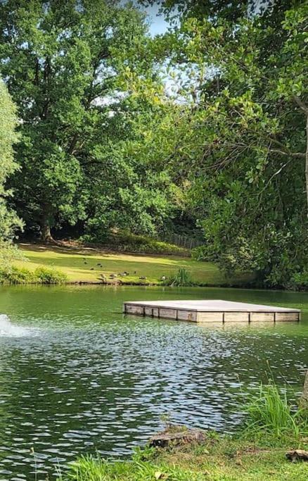 Villa in idyllic surroundings with pool and tennis