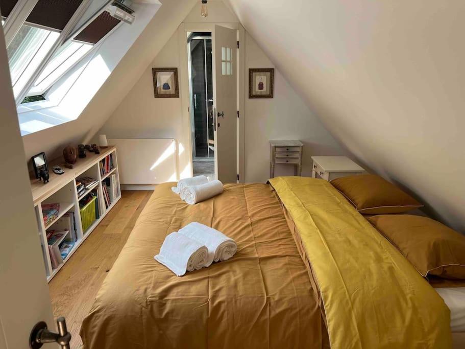 Villa in idyllic surroundings with pool and tennis