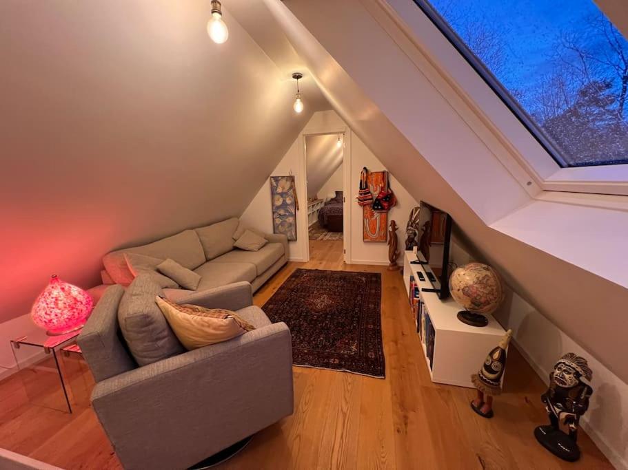 Villa in idyllic surroundings with pool and tennis