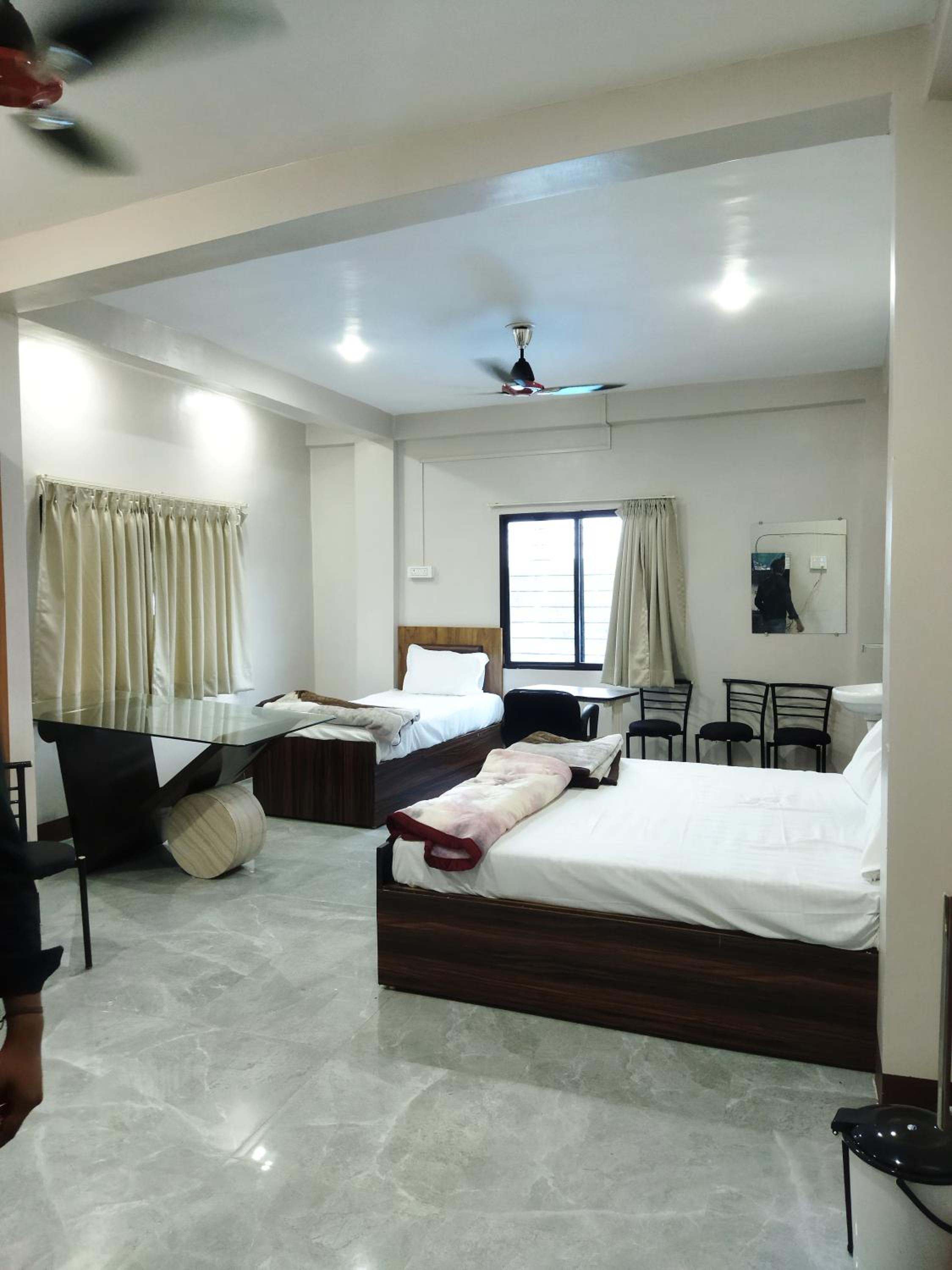 SR Hotel Kilerama Ashta view 5