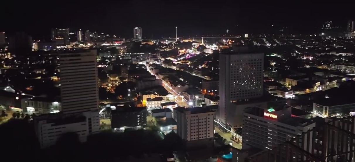 Malacca City Center Family Suite - The Apple Duplex Near Jonker photo 5