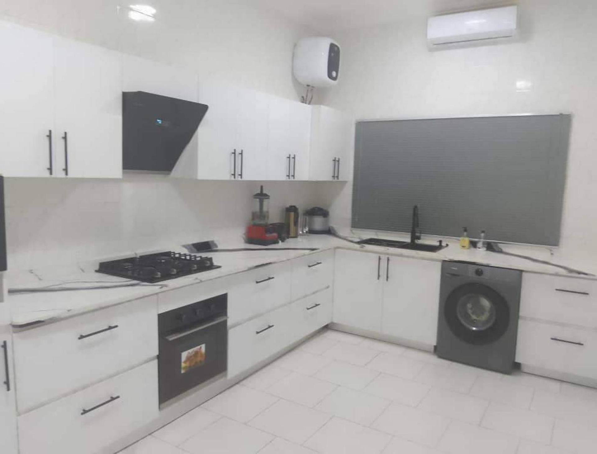 Adenta Oasis Retreat - Spacious 3BR Apartment view 4