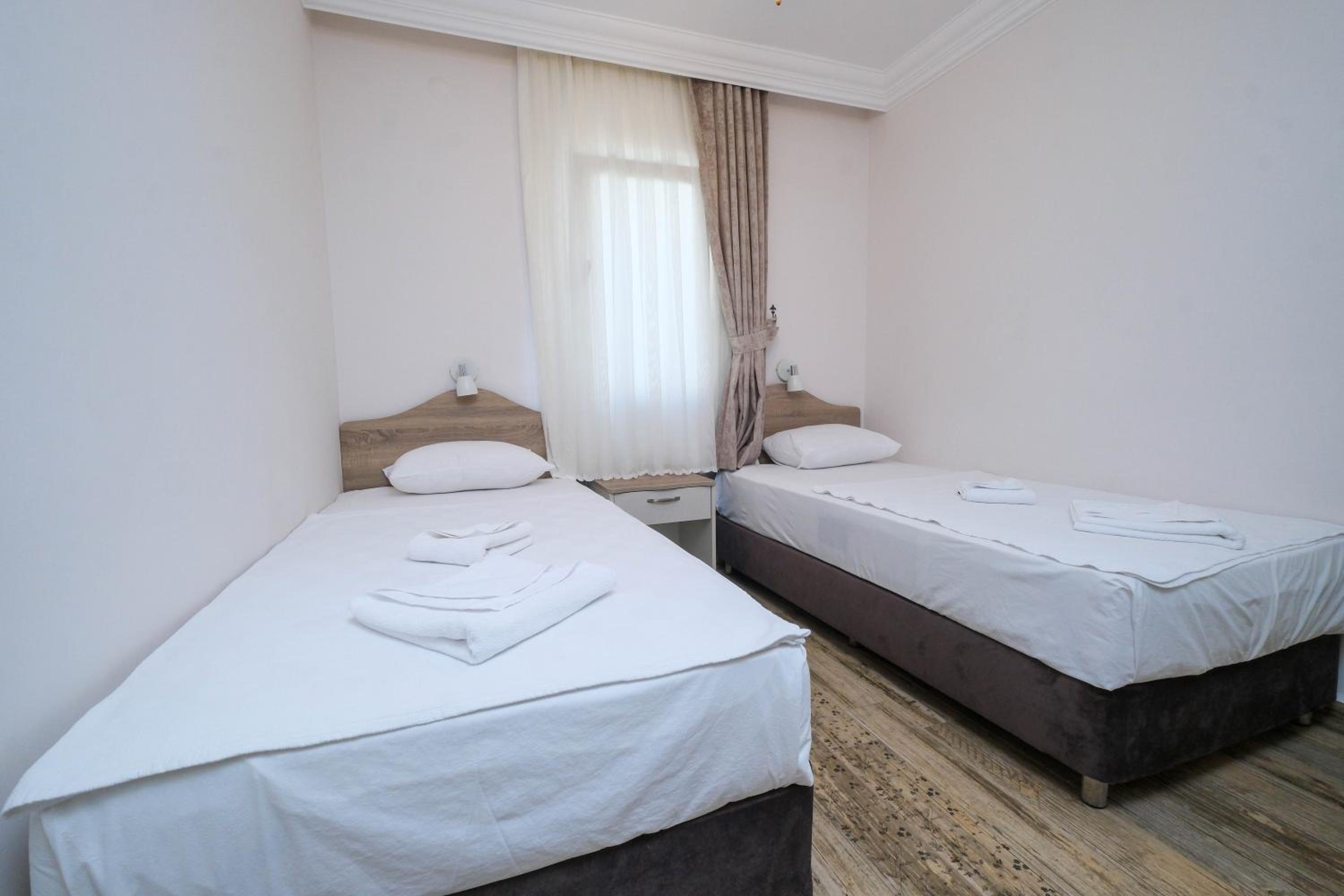 Diplomat Suites