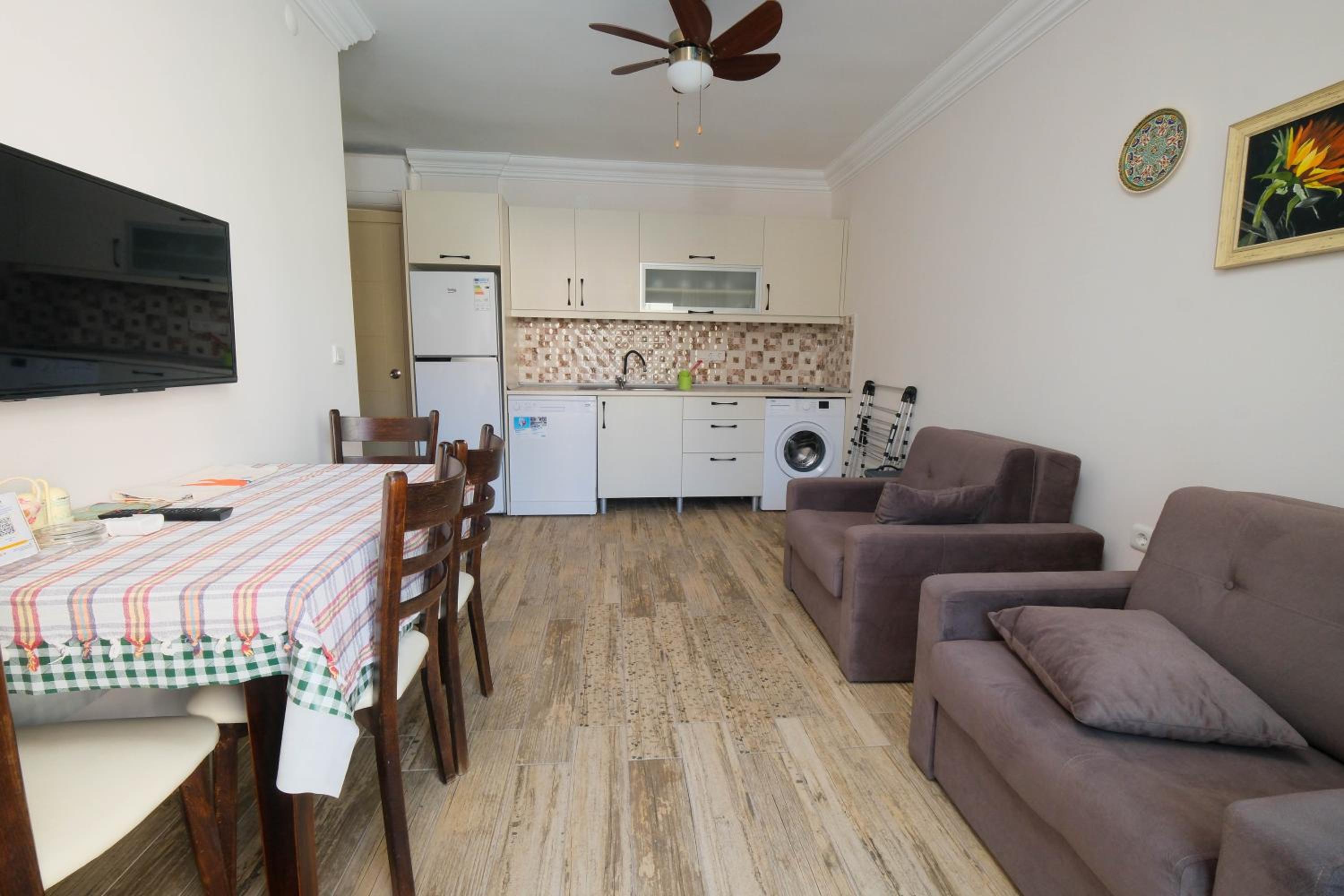 Diplomat Suites