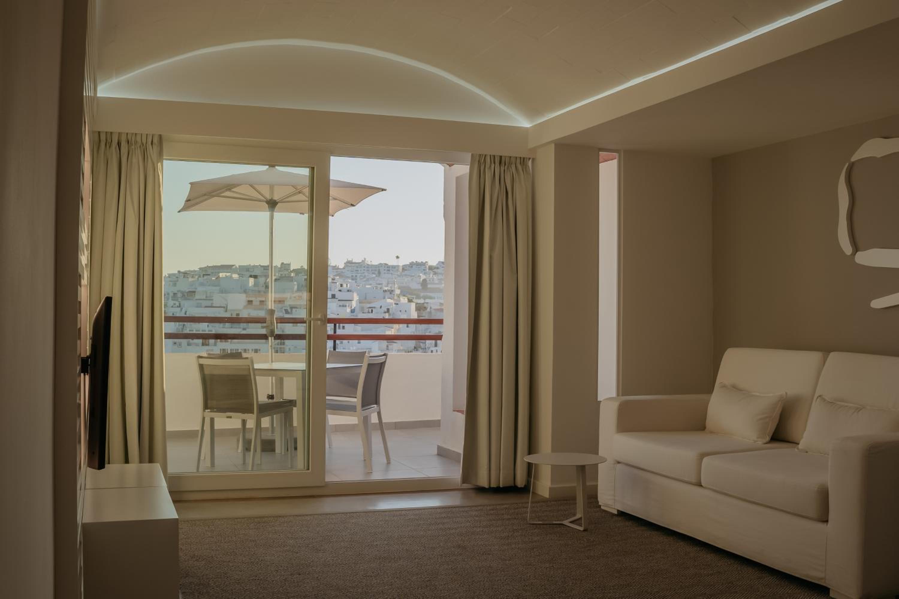MUPA Apartments