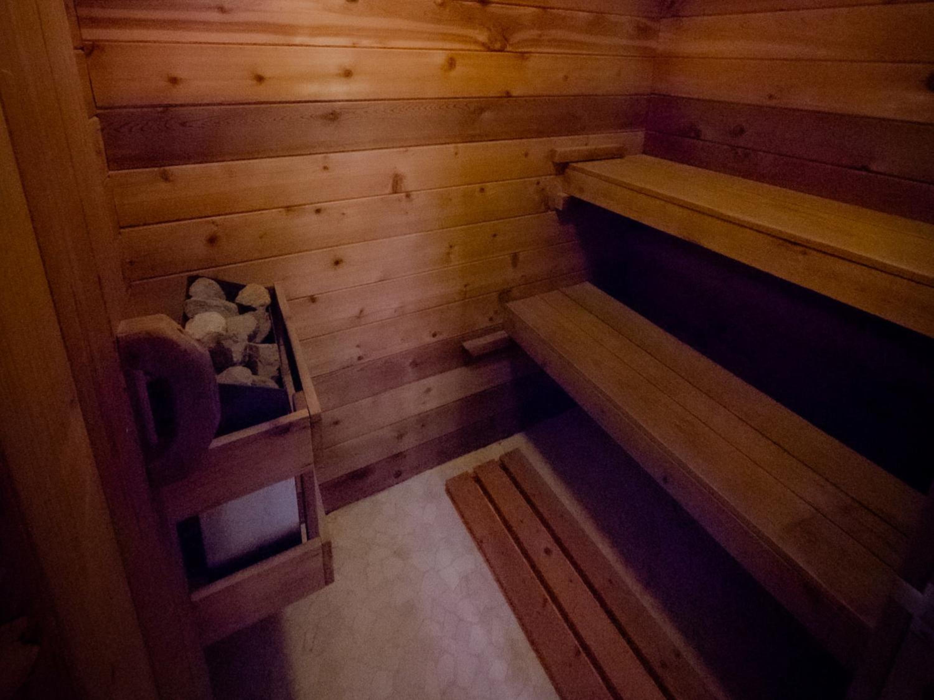 Riverside Retreat with Sauna & Hot Tub in Elora