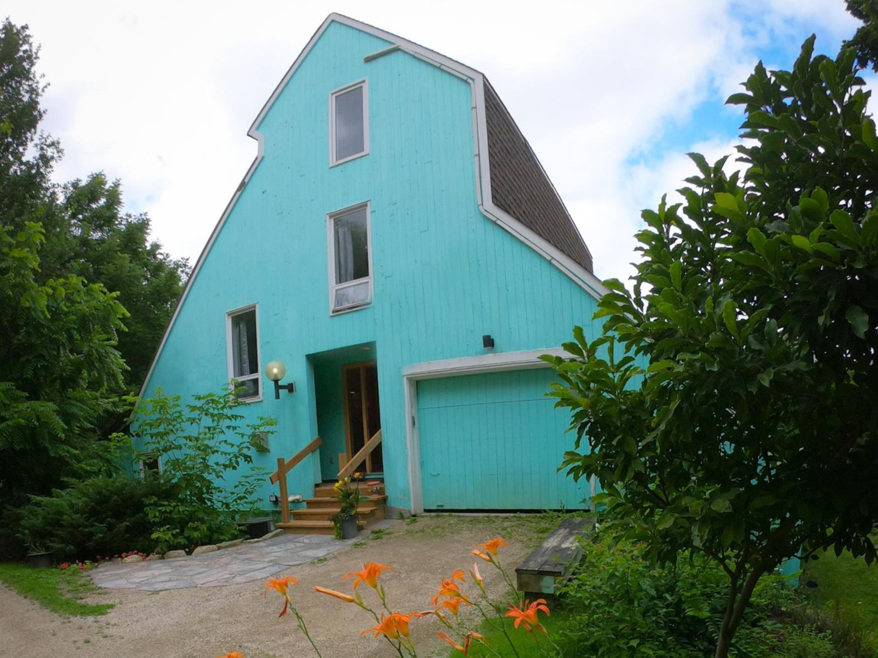 Riverside Retreat with Sauna & Hot Tub in Elora