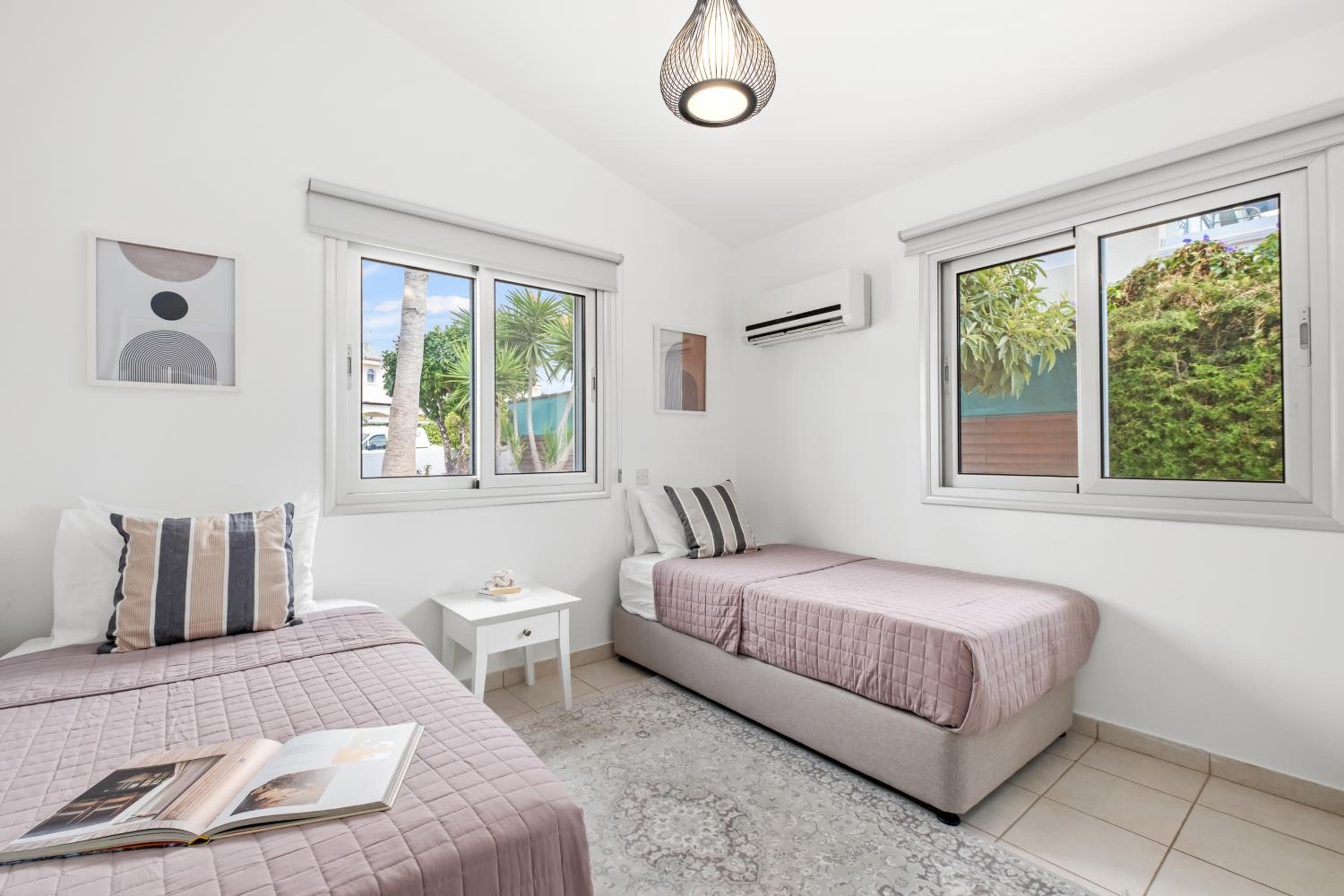 Ivy Blue Villa by Nomads - Short Walk to Coral Bay