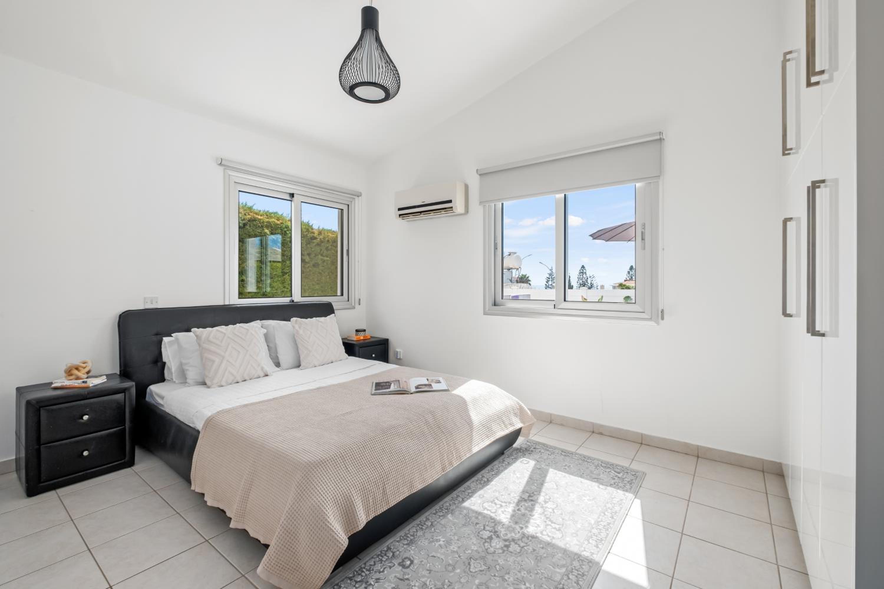 Ivy Blue Villa by Nomads - Short Walk to Coral Bay