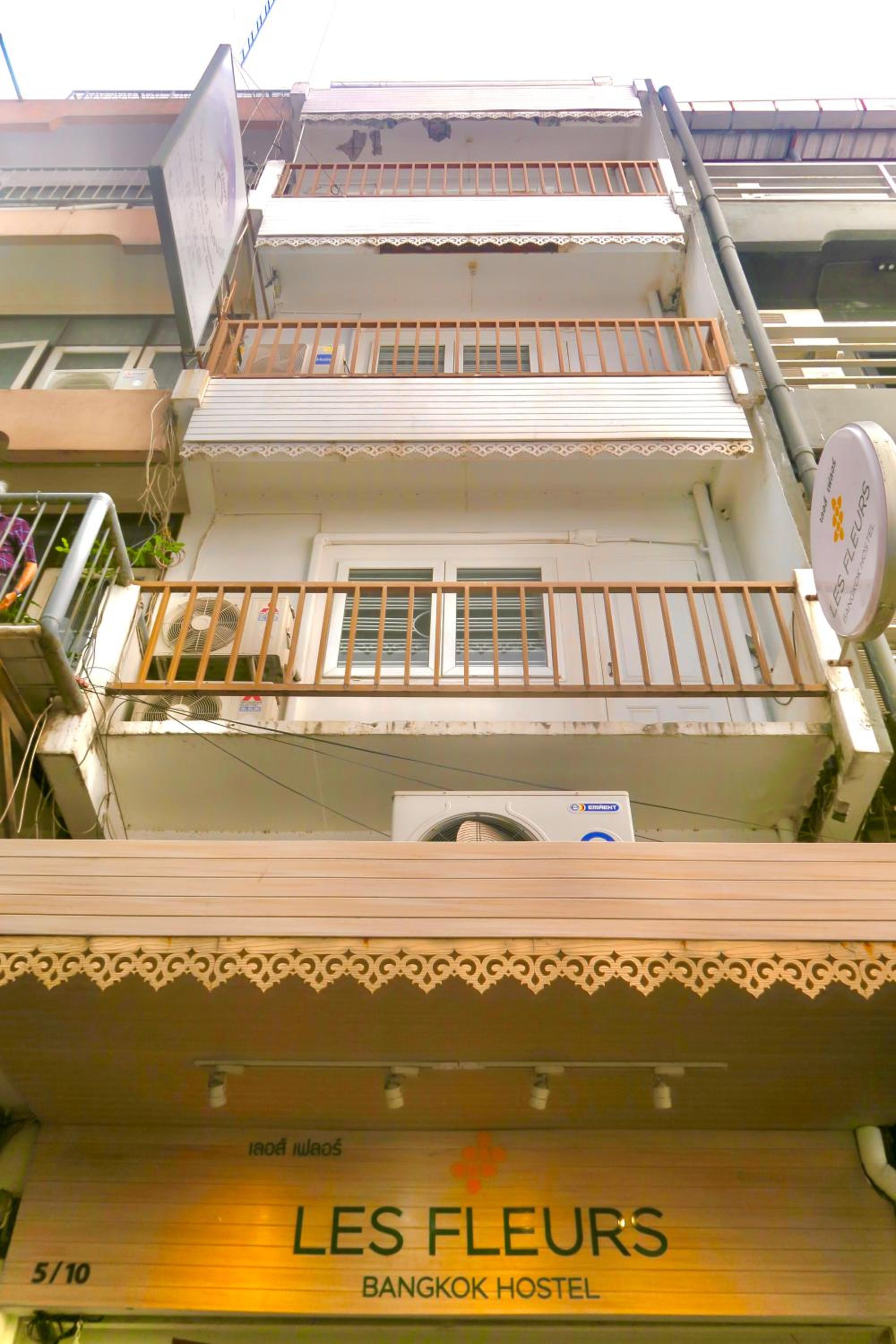 Les Fleurs Bangkok Hostel