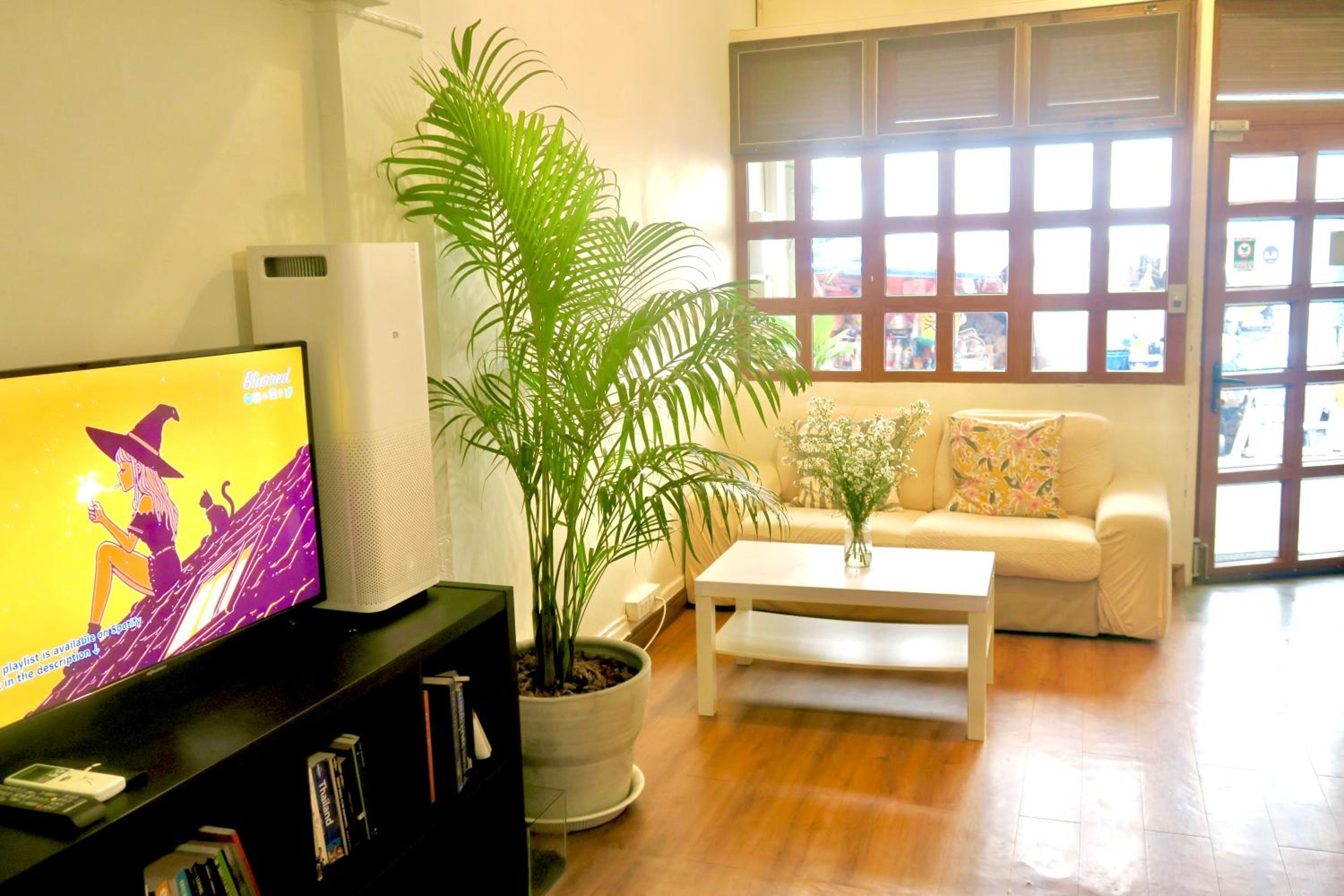 Les Fleurs Bangkok Hostel