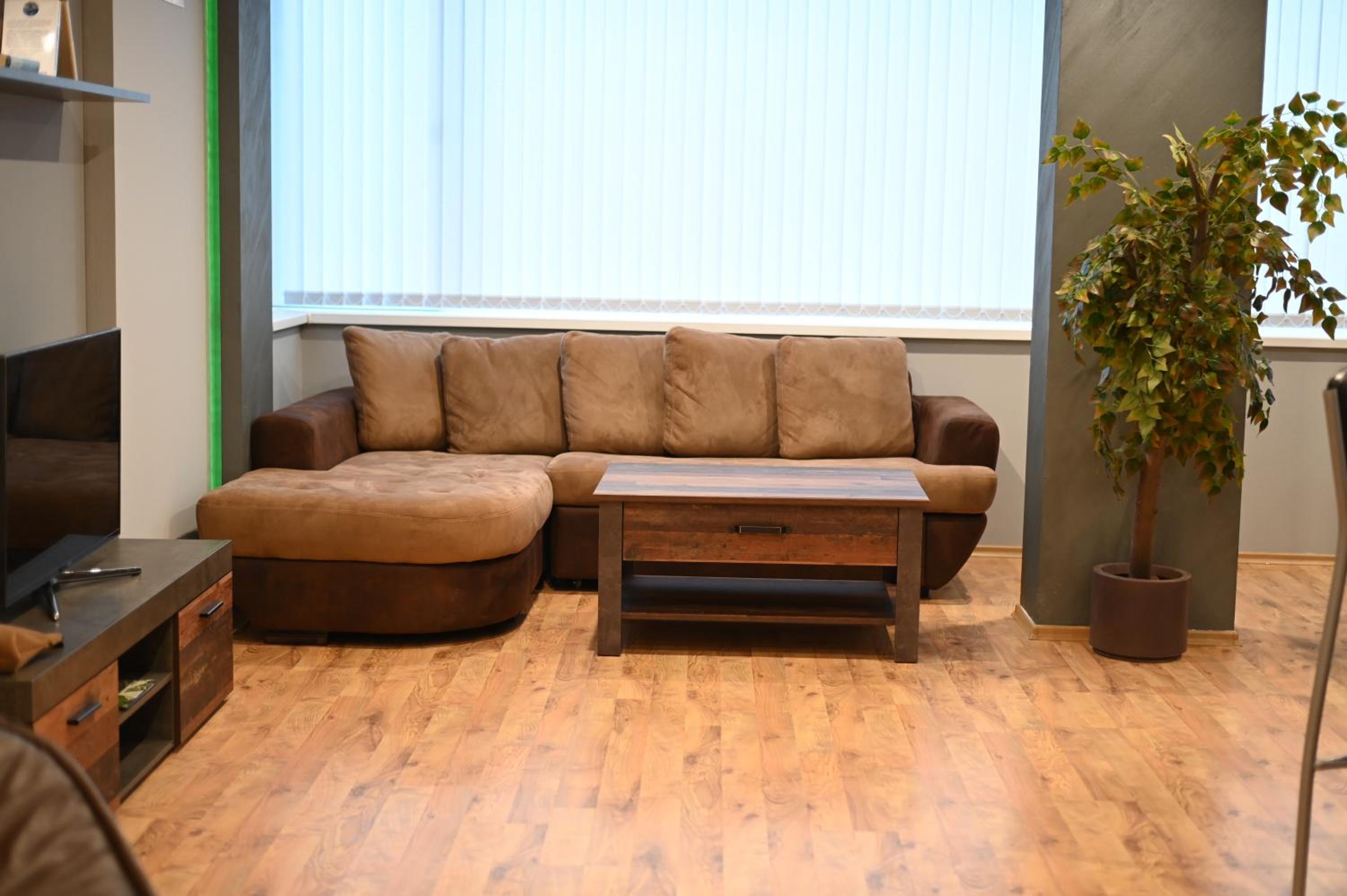Big & Cozy Central Ap