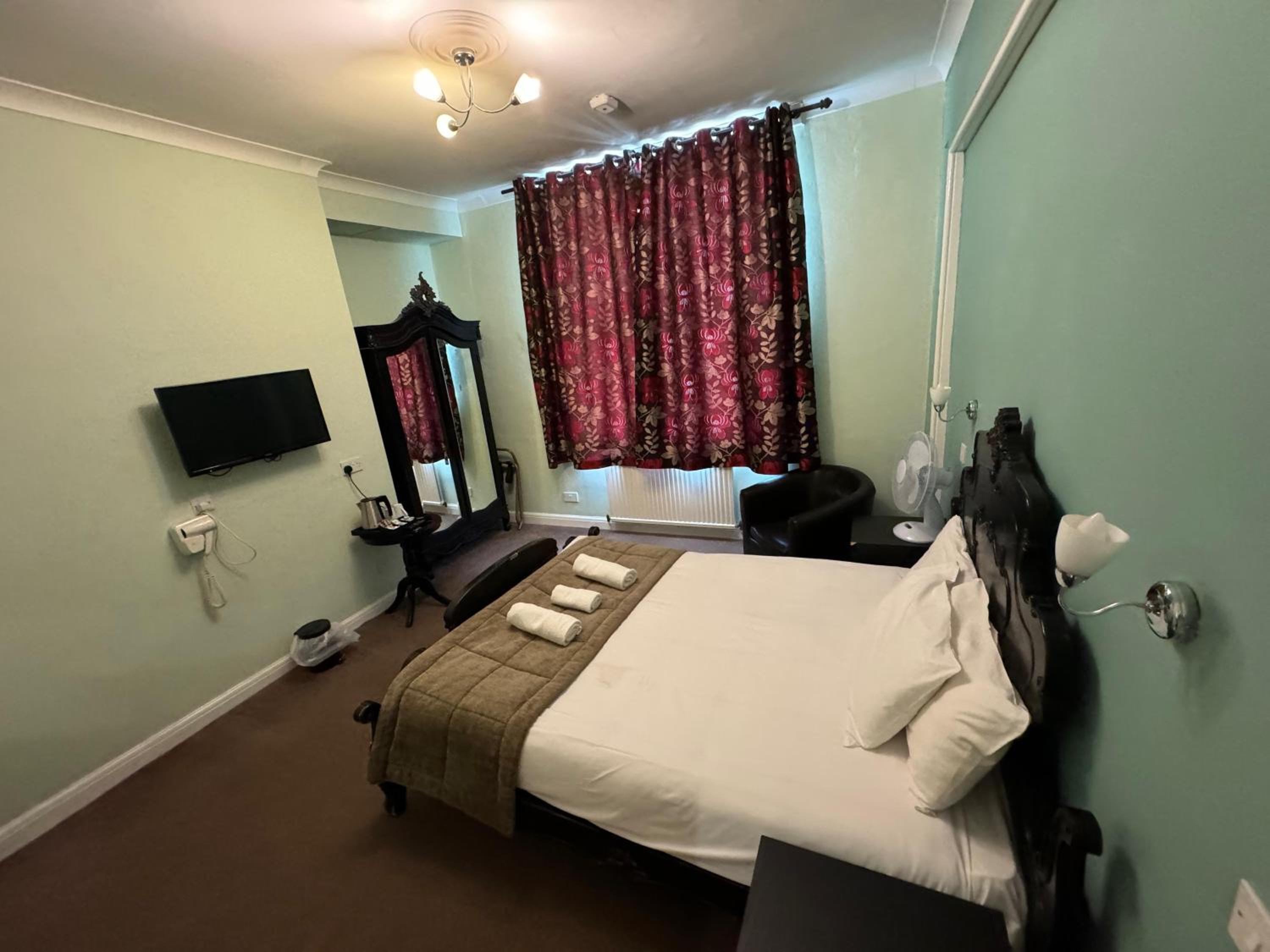 The George Hotel