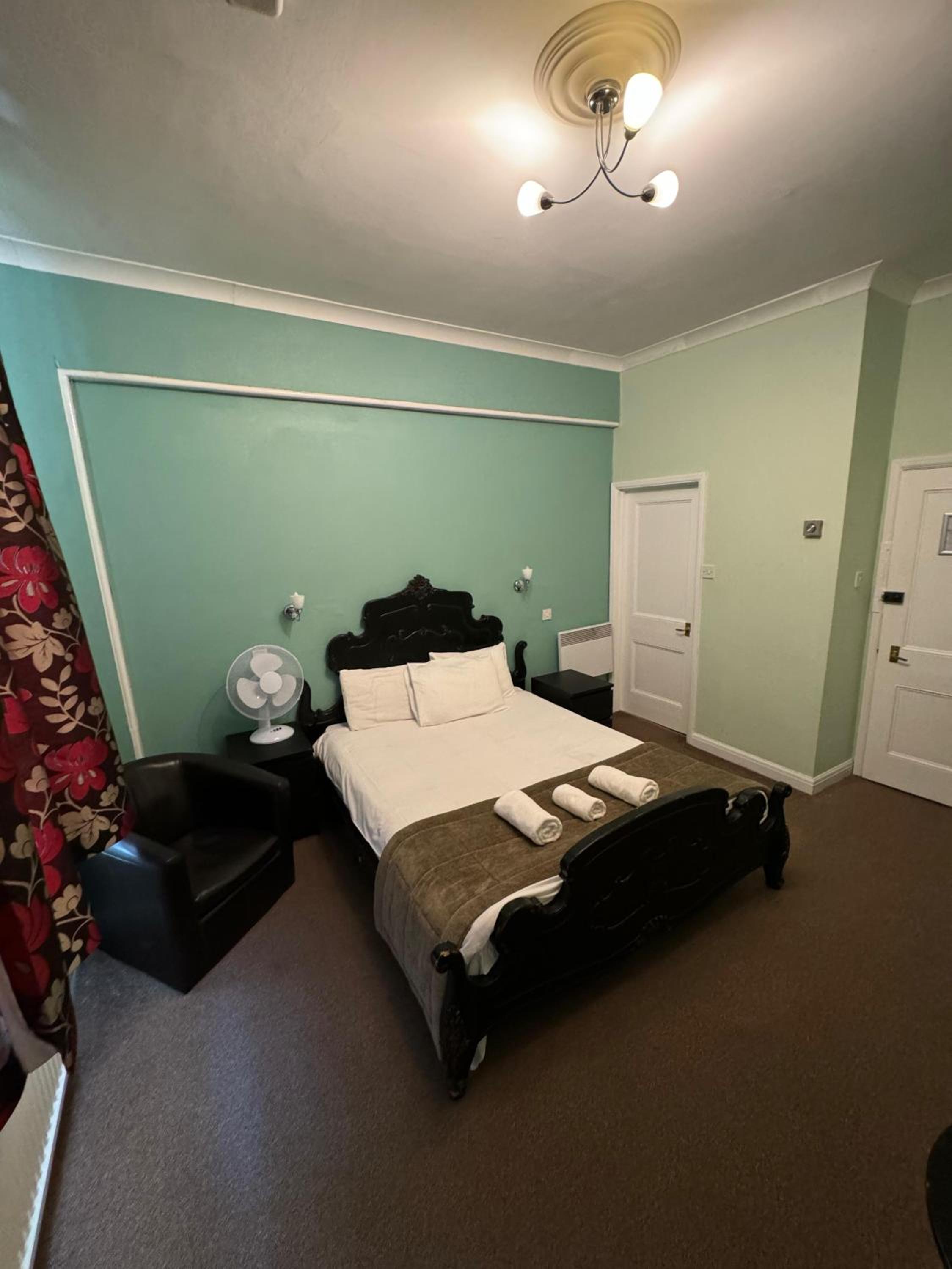The George Hotel